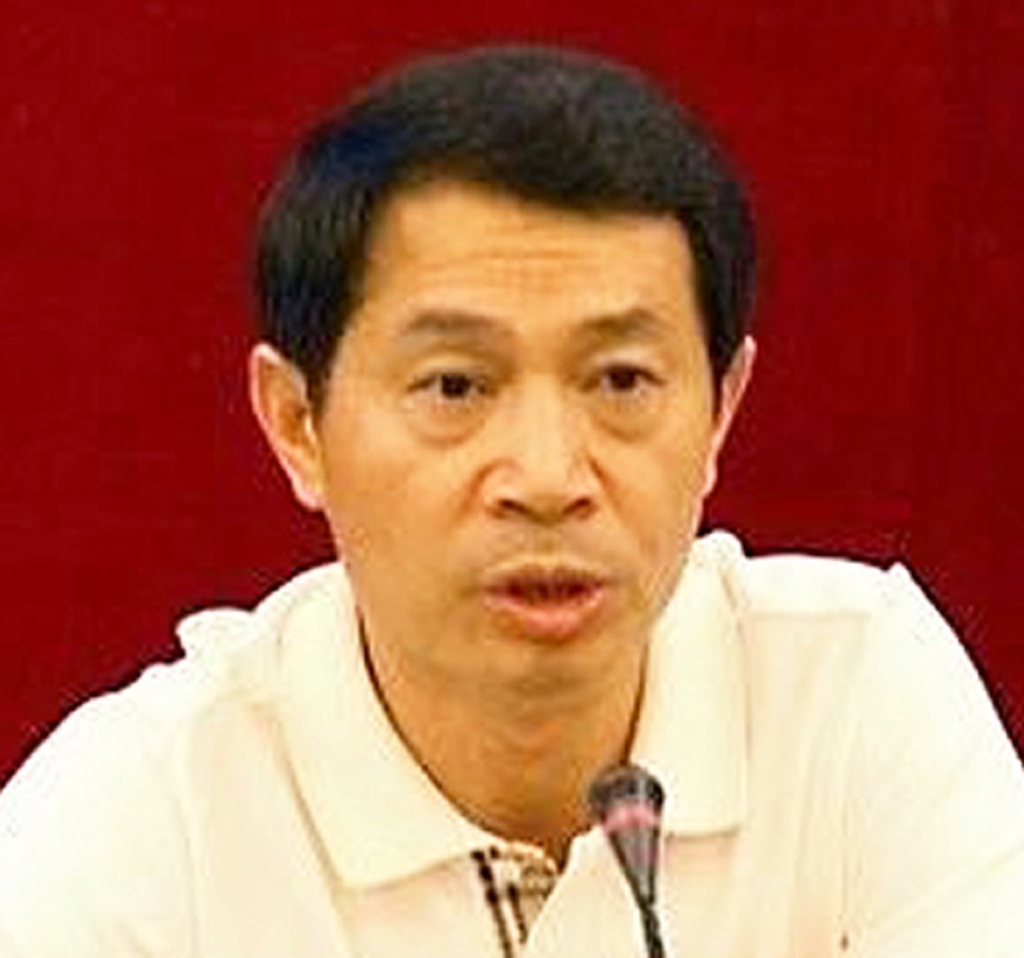 Former Guangzhou deputy mayor Cao Jianliao stepped down last December amid graft probe. A new documentary revealed his dissipated private life.  