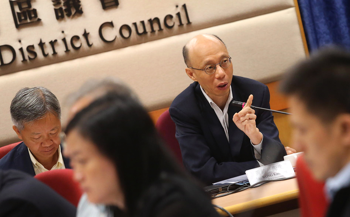 Environment Secretary Wong Kam-sing has been issuing warnings on the urgency to expand the city's waste infrastructure. Photo: K.Y. Cheng