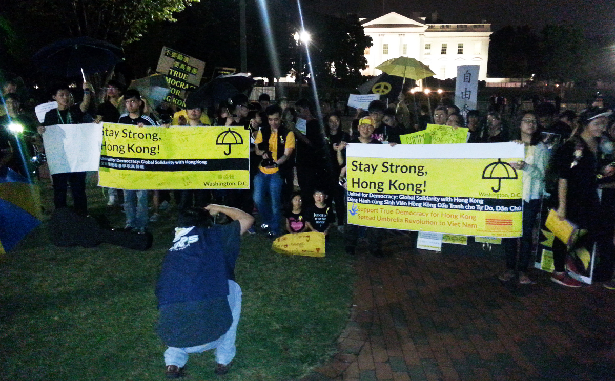 Protesters gather in front of the White House in Washington DC to express support for Hong Kong's Occupy protesters. Photo: Alexis Simendinger 