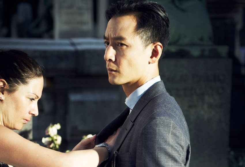 The broken suit on Daniel Wu in different fabrics patterns allows him to express his personality and taste