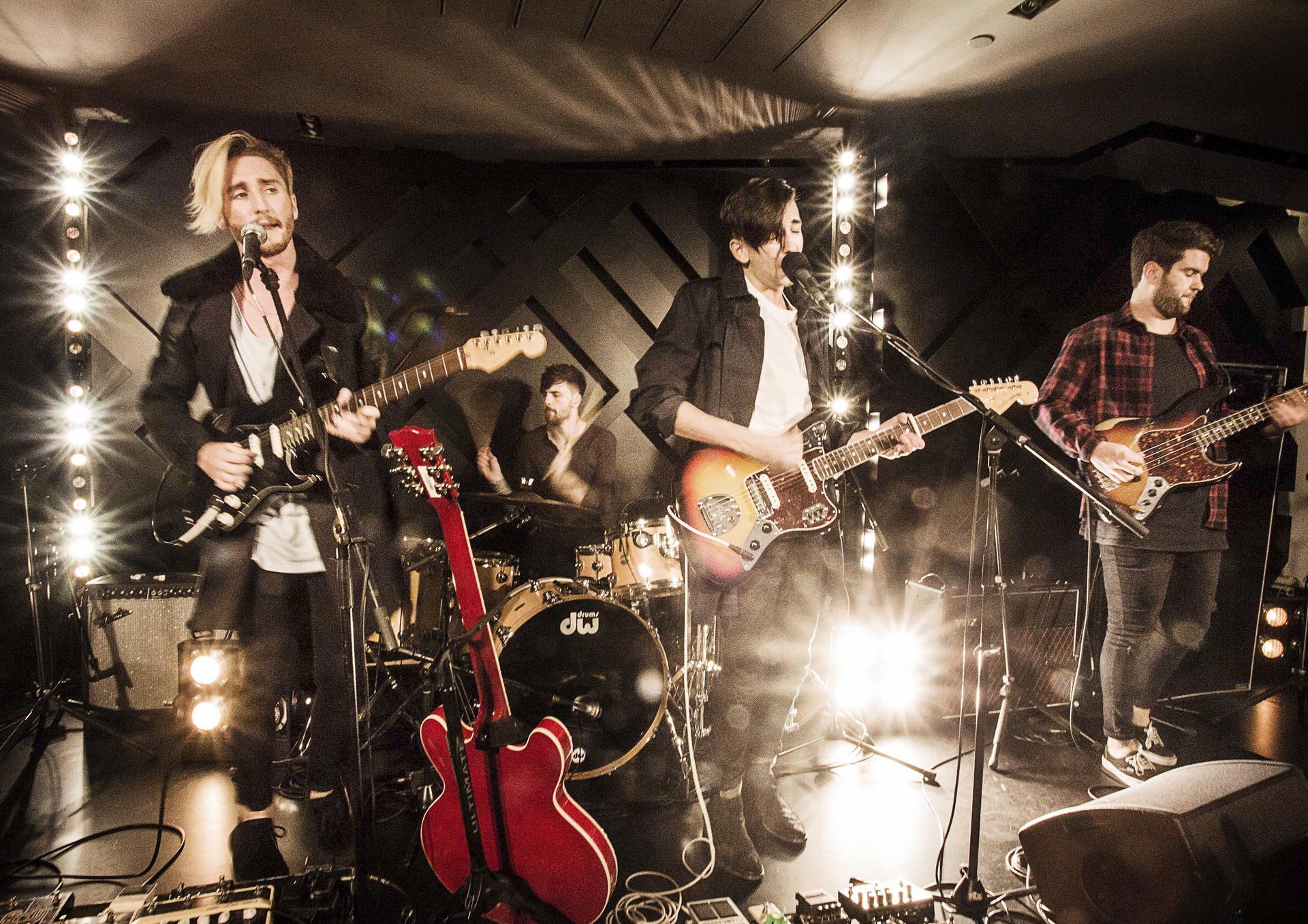 The British band Wolf Alice rocked the photo exhibition