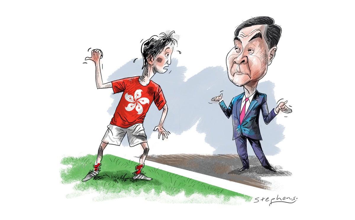 In the face of the most serious social crisis since the handover, Leung and his top officials are reduced to standing helplessly on the sidelines. 