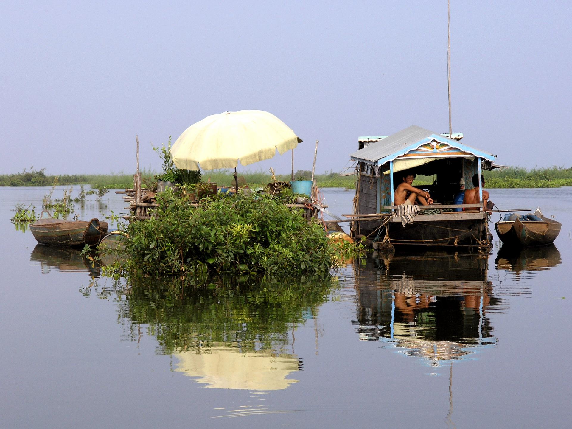 Cambodia's Tonle Sap lake is sounding an alarm over China's dams on the Mekong River, which are blocking the flow of silt and affecting fish catches.