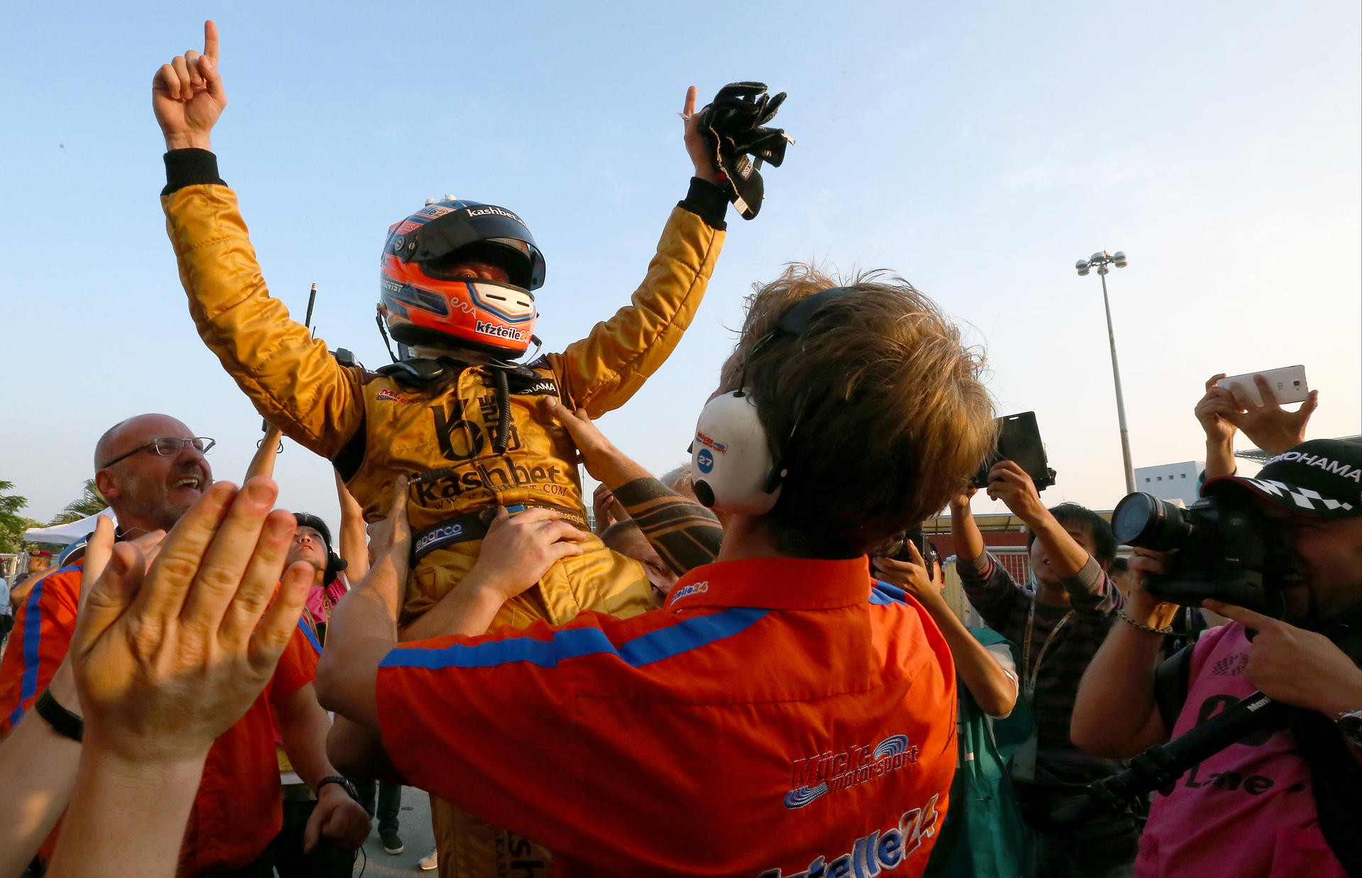 Swedish driver Felix Rosenqvist celebrates after winning the Formula Three Macau Grand Prix at the Guia circuit on Sunday. Photos: K.Y. Cheng