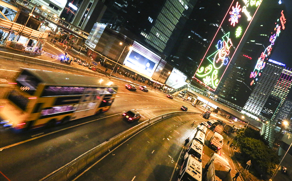 The westbound lane of Harcourt Road is reopened to traffic. Photo: Nora Tam