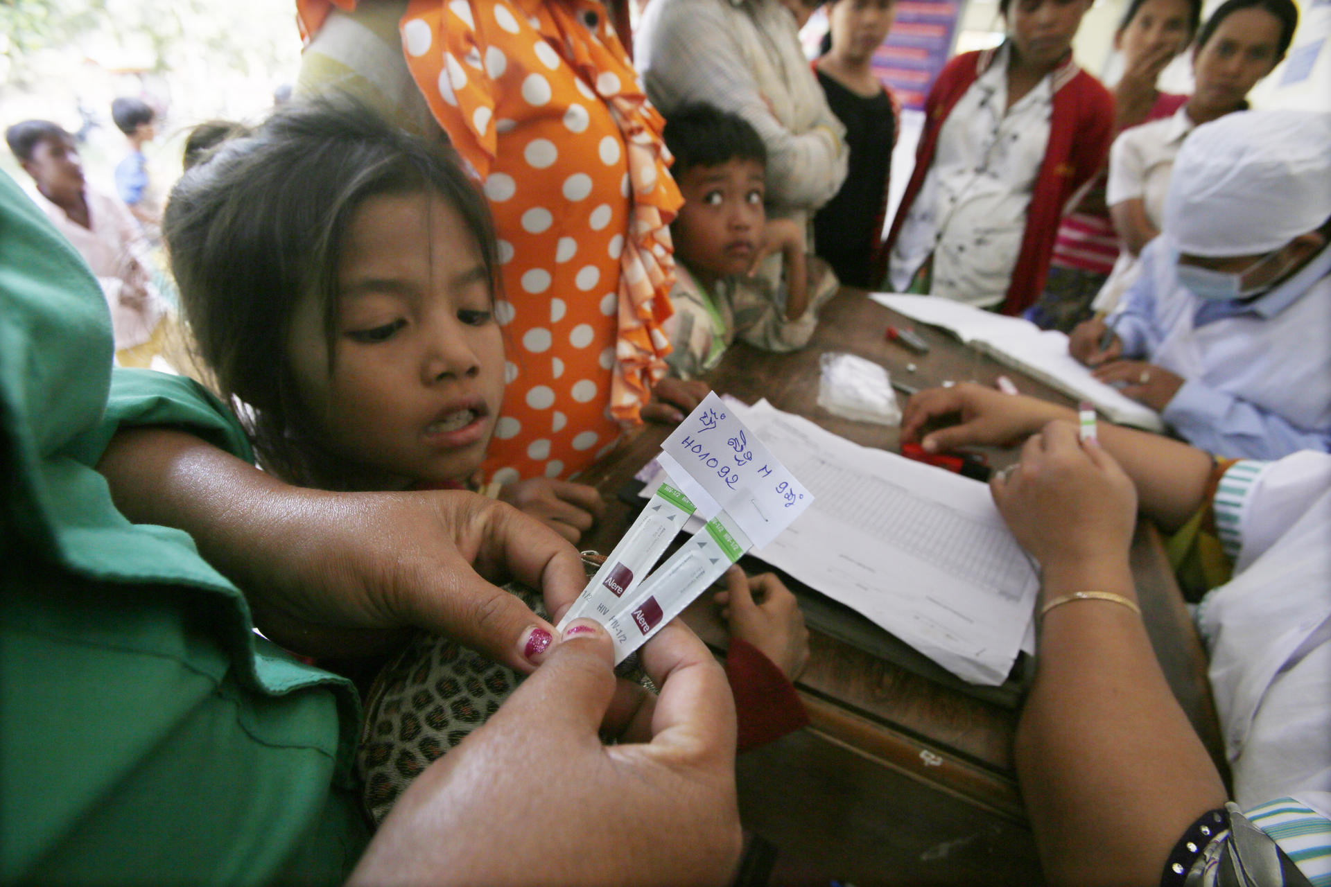 HIV tests are taken in the Roka commune of Cambodia's Battambang province. Photo: Xinhua