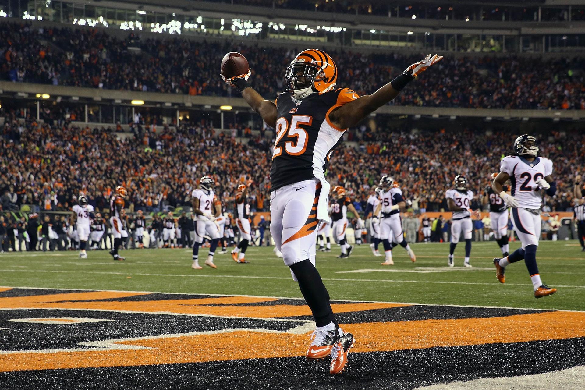 Bengals' Giovani Bernard celebrates after scoring a touchdown against the Denver Broncos. Photos: AFP
