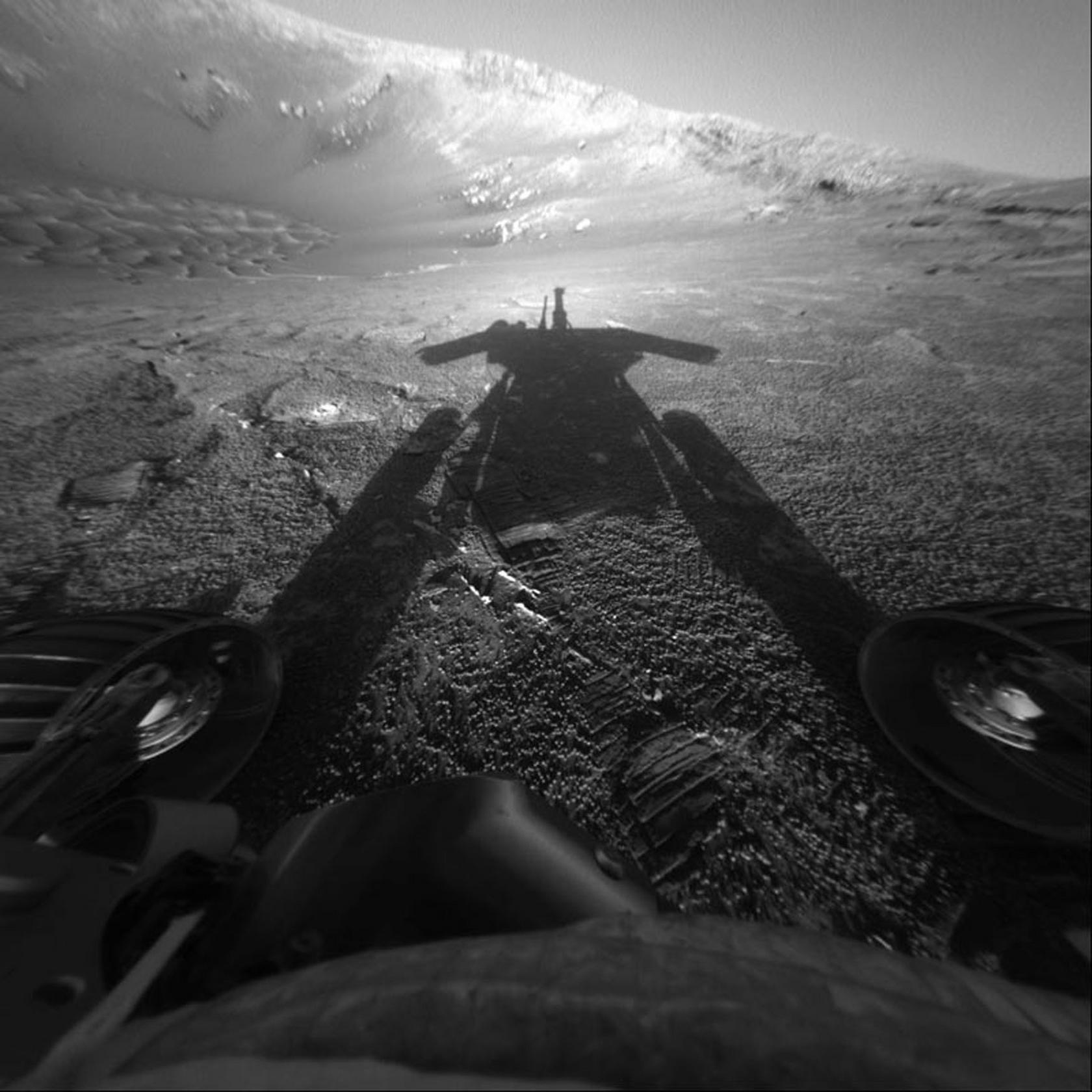 Martian explorer Opportunity's version of a "selfie", taken in July 2004. The robot's twin, Spirit, stopped communicating with the US space agency in 2010. Photo: AP