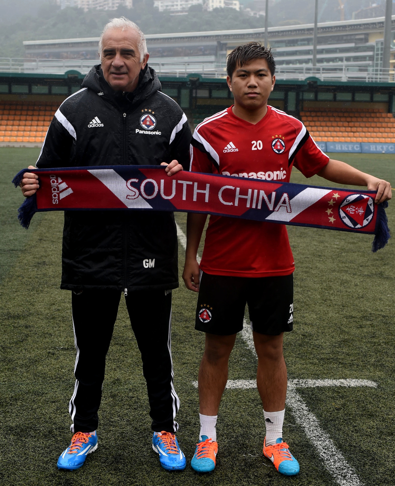 South China coach Mario Gomez welcomes Lau Cheuk-hin to the club. Photo: SCMP PIctures