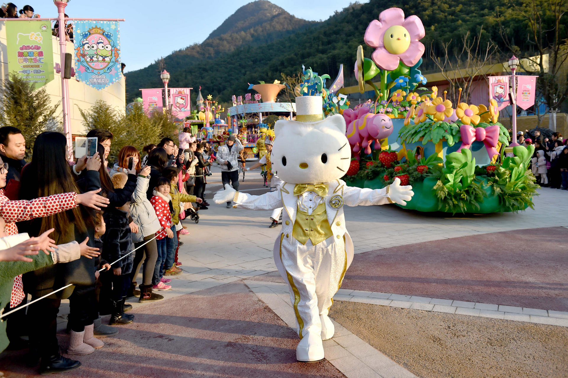 A Hello Kitty Theme Park is Opening in China in 2025