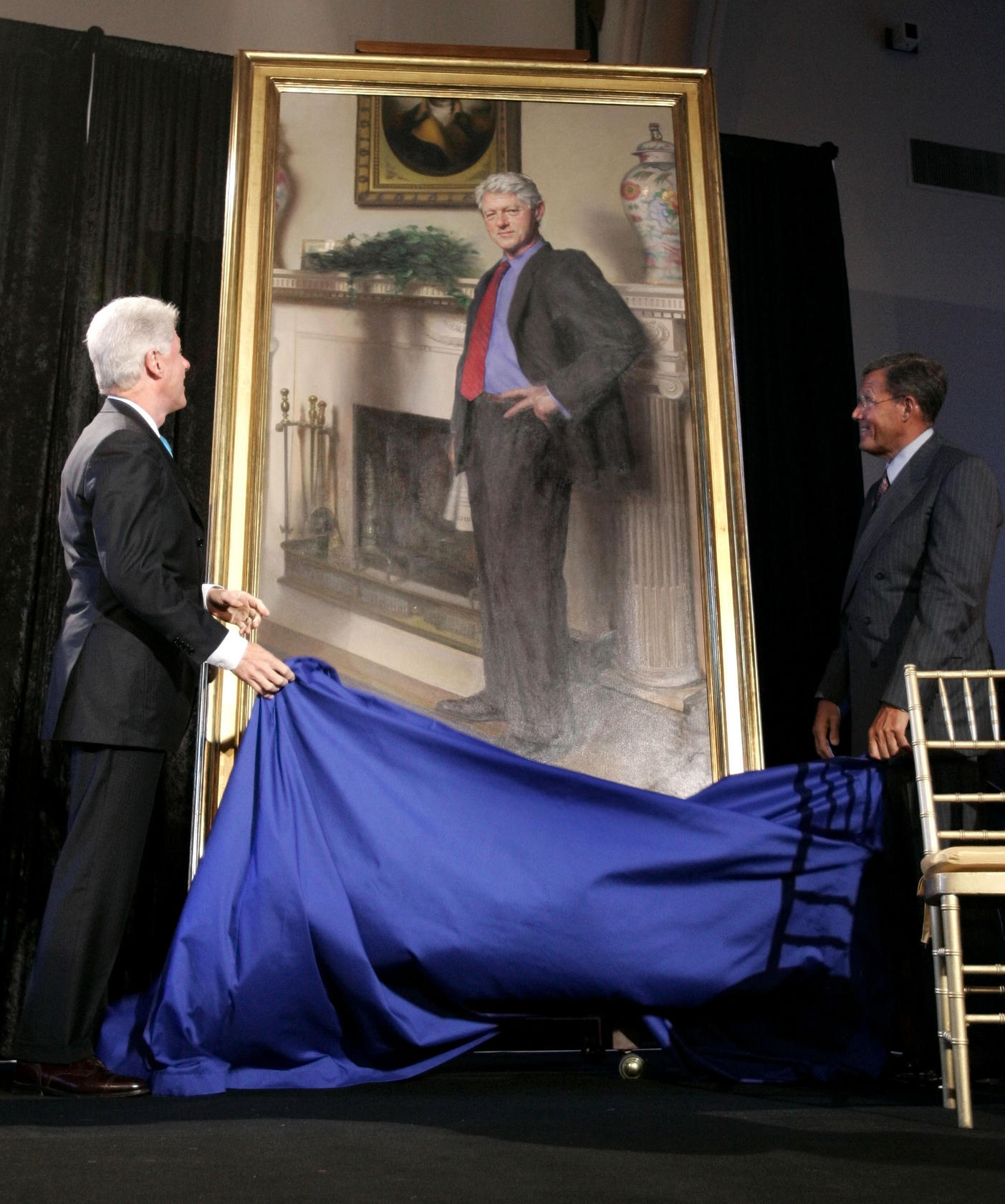 Pic of clinton in blue shop dress
