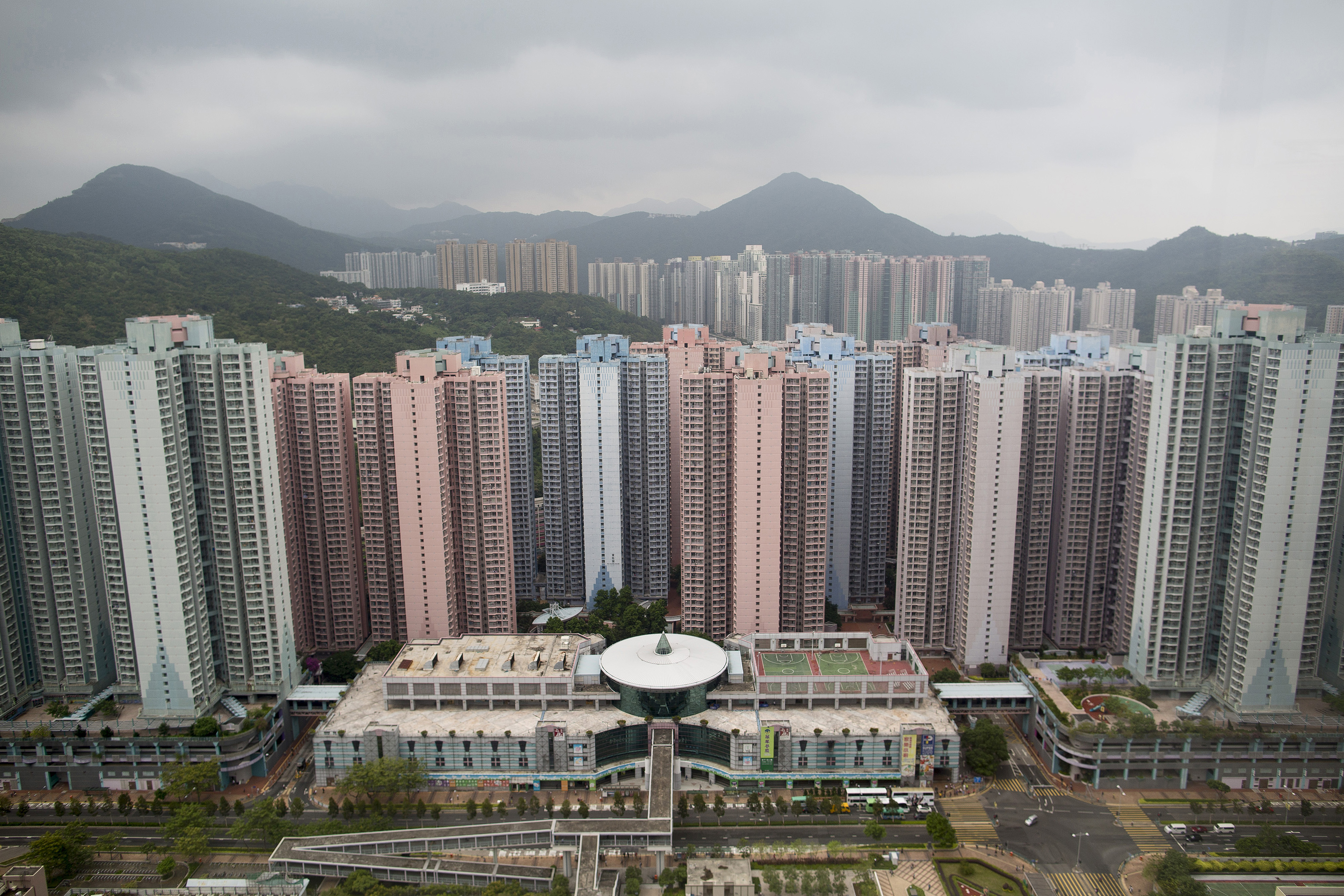 Tseung Kwan O residents are fighting for access to their tennis court. Photo: Bloomberg