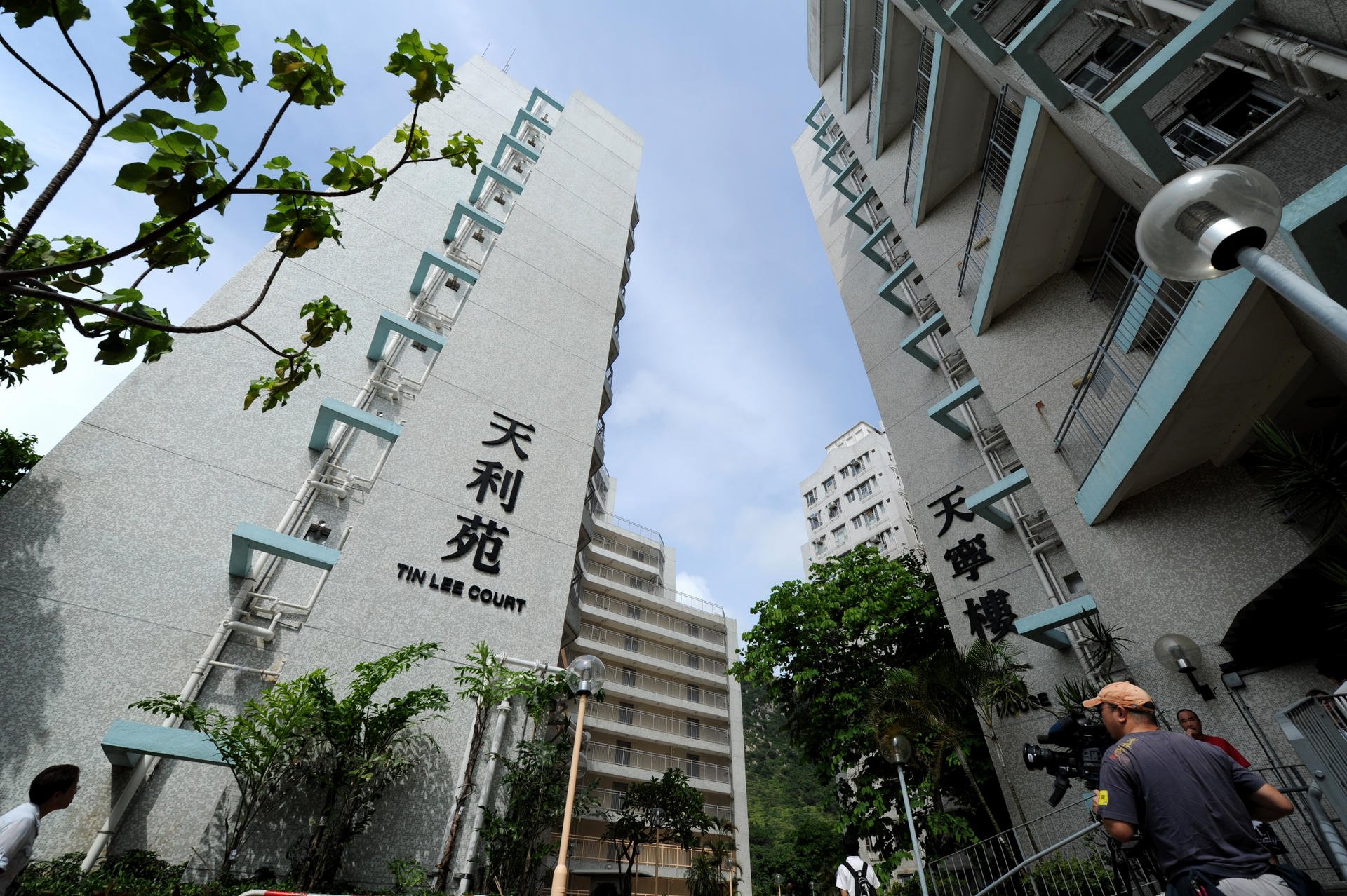 Some 369 HOS flats at Tin Chung Court were remortgaged.