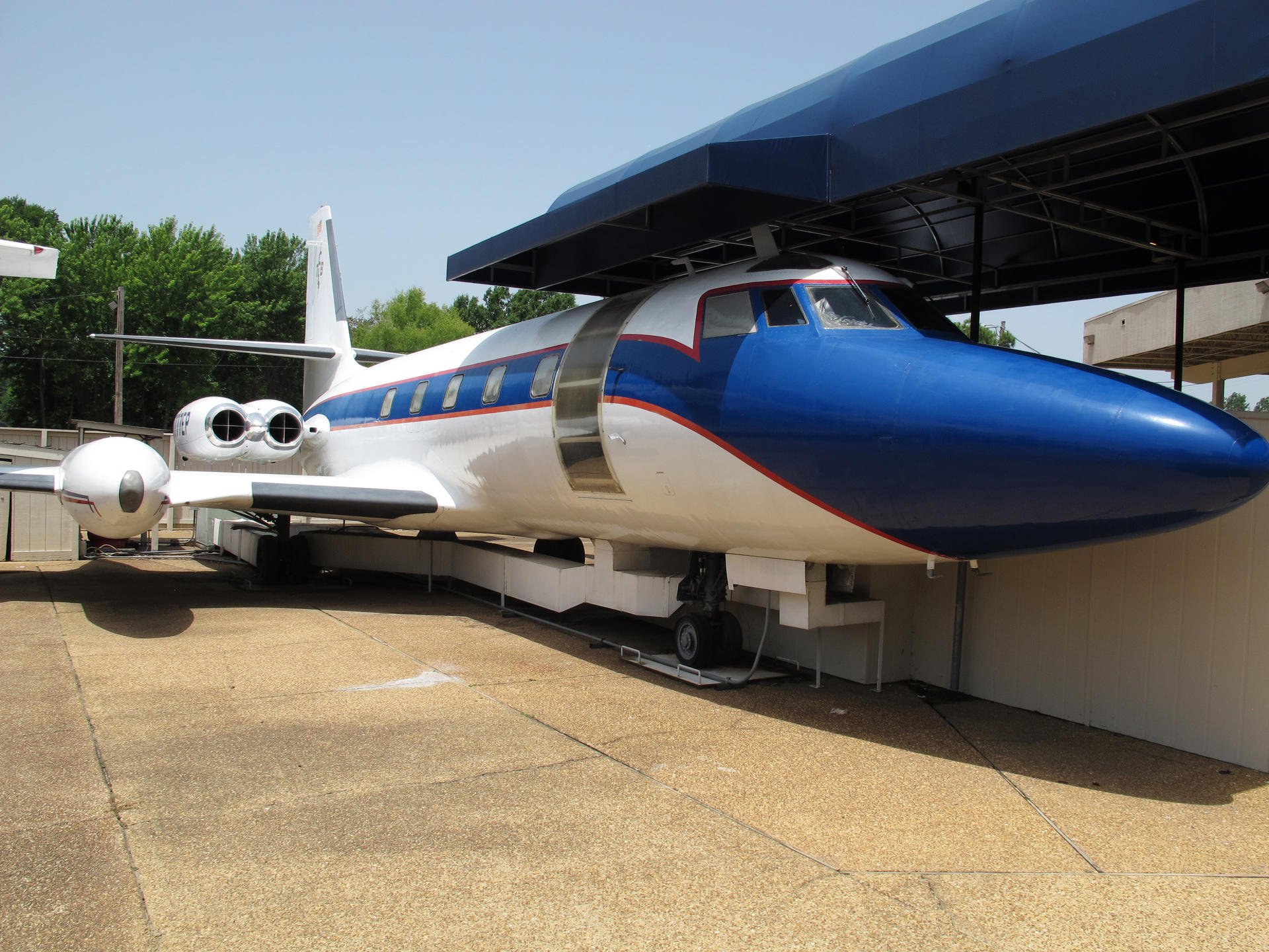 Are the planes 2025 still at graceland