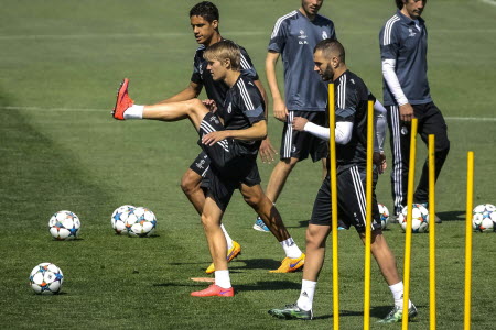 Real Madrid players go through their paces at the Valdebebas Sports Complex ahead of their Champions League semi-final, second leg against Juventus. Photo: EPA