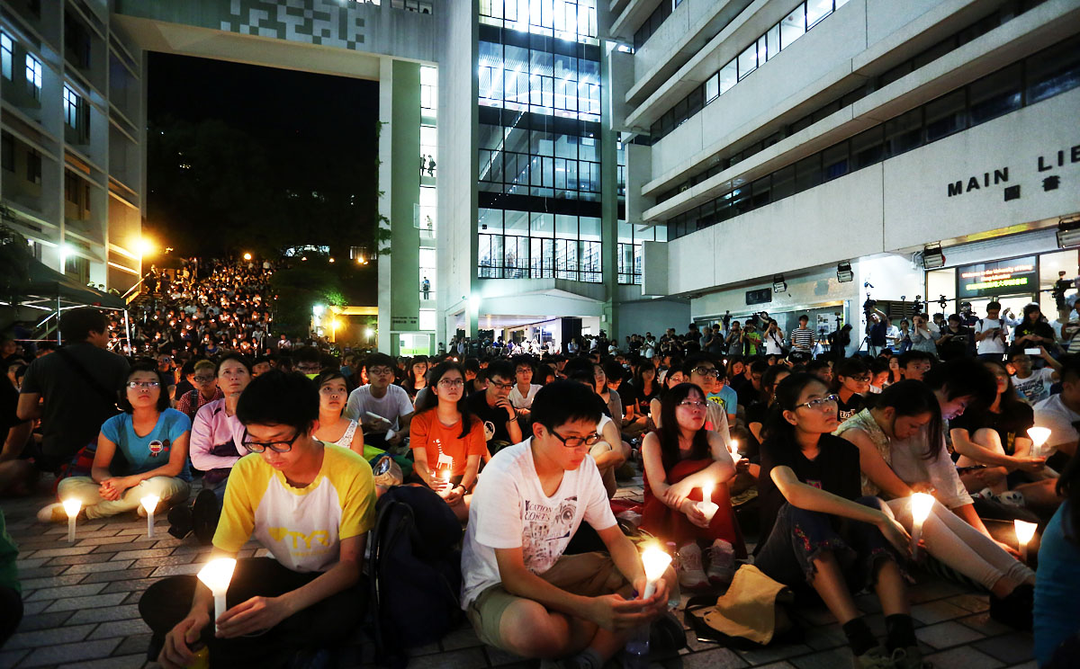 Students hold commemoration at the HKU campus. Photo: Jonathan Wong