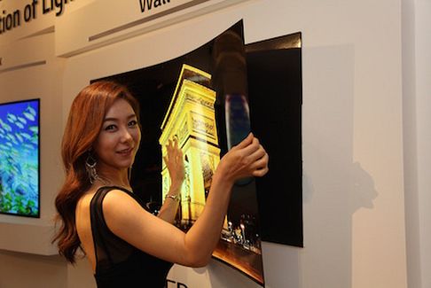 LG unveils ‘wallpaper TV’ at a press event in Korea last month, it is less than 1mm thick and can be peeled off the wall.