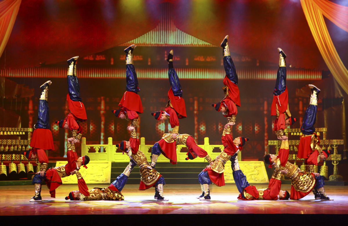 Shaanxi Acrobatic Troupe performs Legend of the Silk Road.
