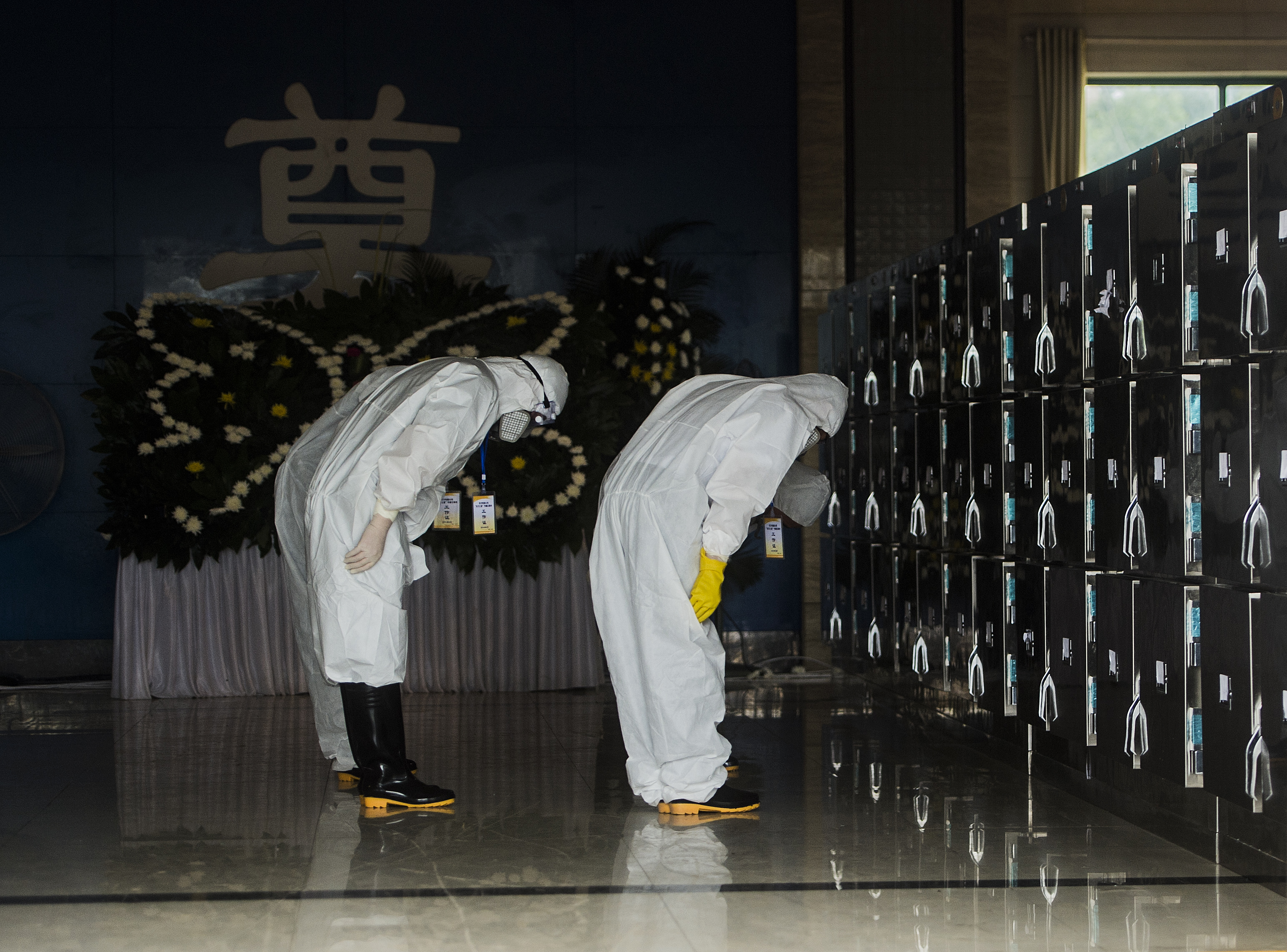 Rescuers yesterday confirmed that only 12 people survived the Yangtze cruise ship tragedy, not 14, a figure previously reported. Photo: Xinhua