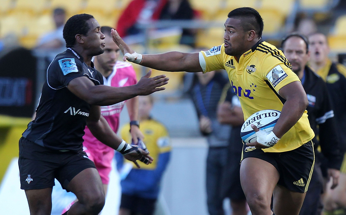 Hurricanes winger Julian Savea (right) is one of 17 All Blacks set to appear in Saturday’s Super Rugby final between his Wellington team and the Dunedin-based Highlanders. Photo: AFP
