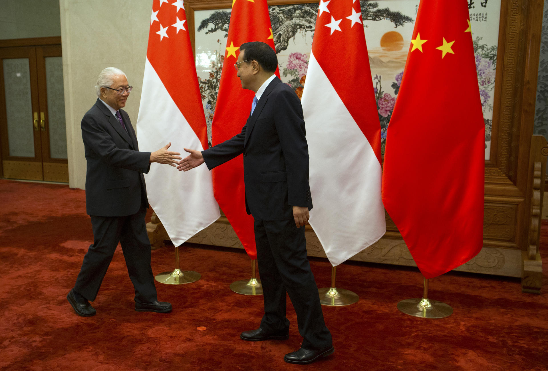 Singapore President Tony Tan meets Premier Li Keqiang in Beijing. Photo: AP