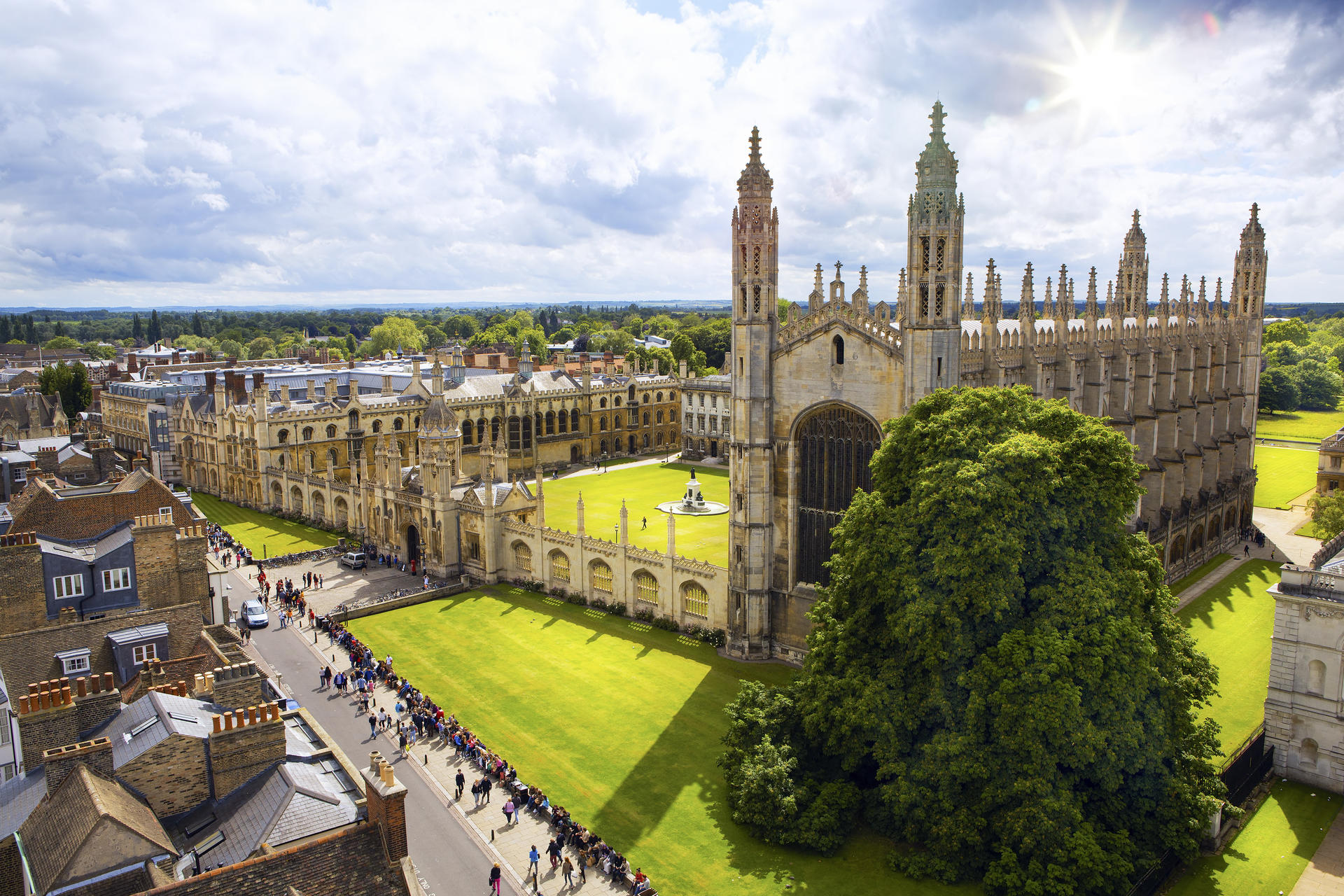 King's College at Cambridge University is one of the most favoured destinations for many students in Britain.