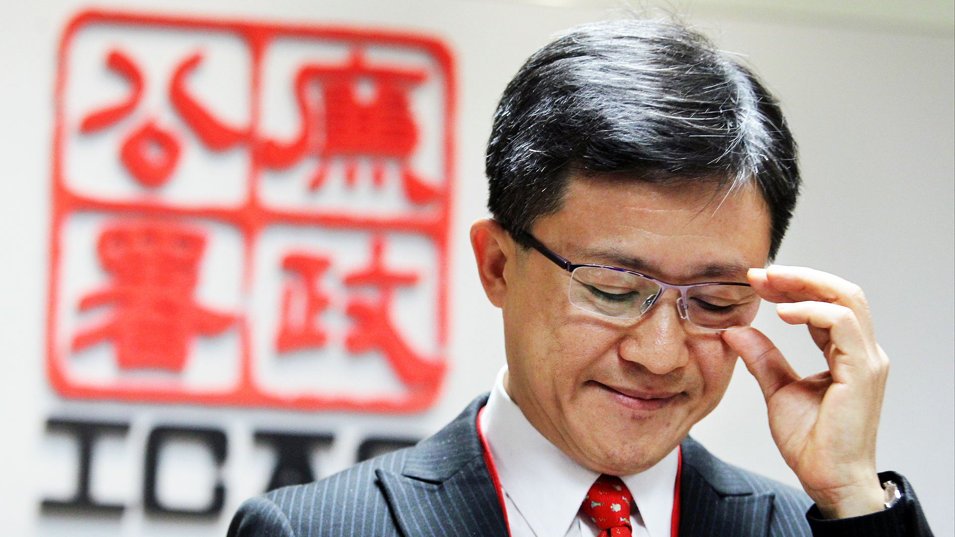 ICAC commissioner, Simon Peh, confirmed the anti-graft body's interest in technology that could intercept computers and cell phone data. Photo: Sam Tsang