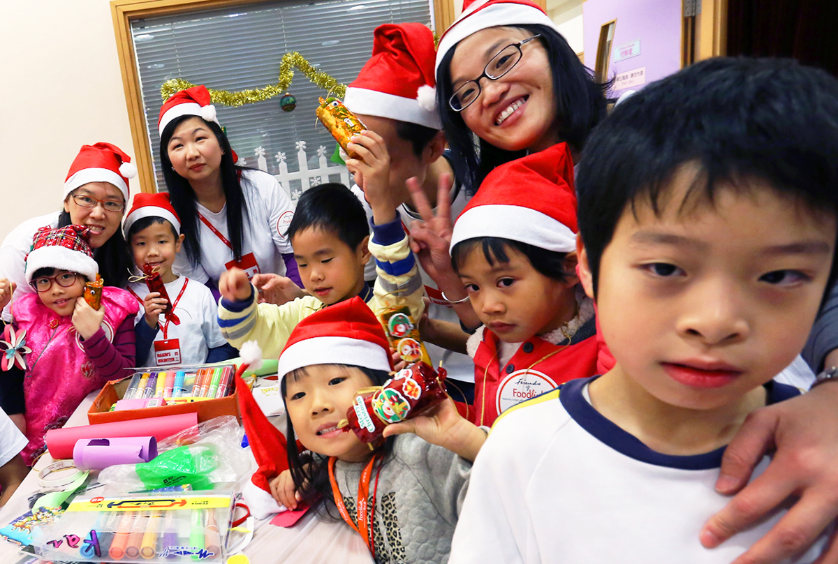 IN PICTURES: Operation Santa Claus - helping more and more people in ...