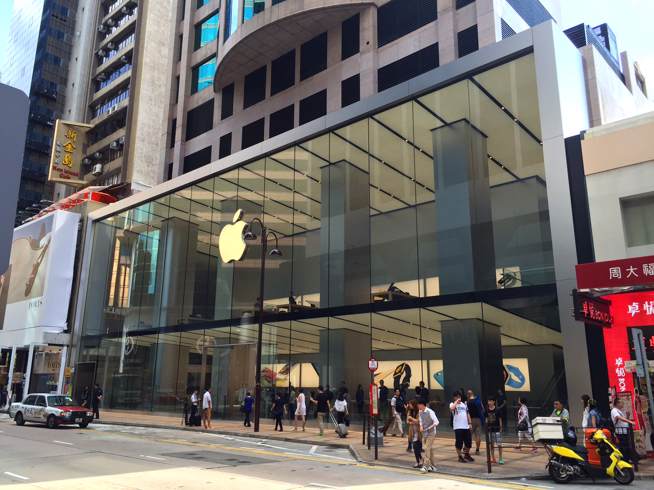 Apple Store in Canton Road, Hong Kong, China Editorial Photo