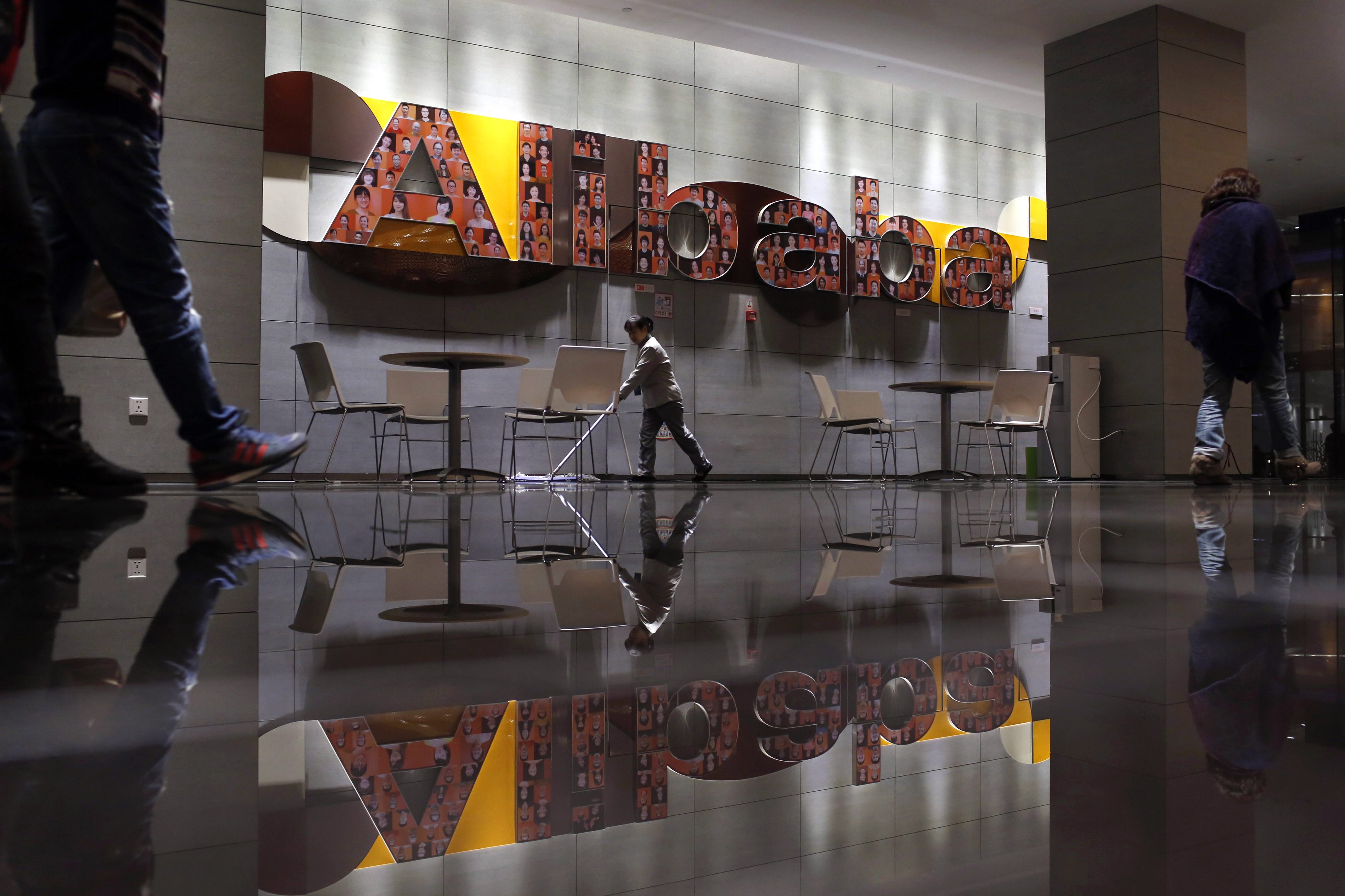 Alibaba is targeting Amazon's Web Services cloud computing arm with a US$1 billion investment push. Photo: Reuters