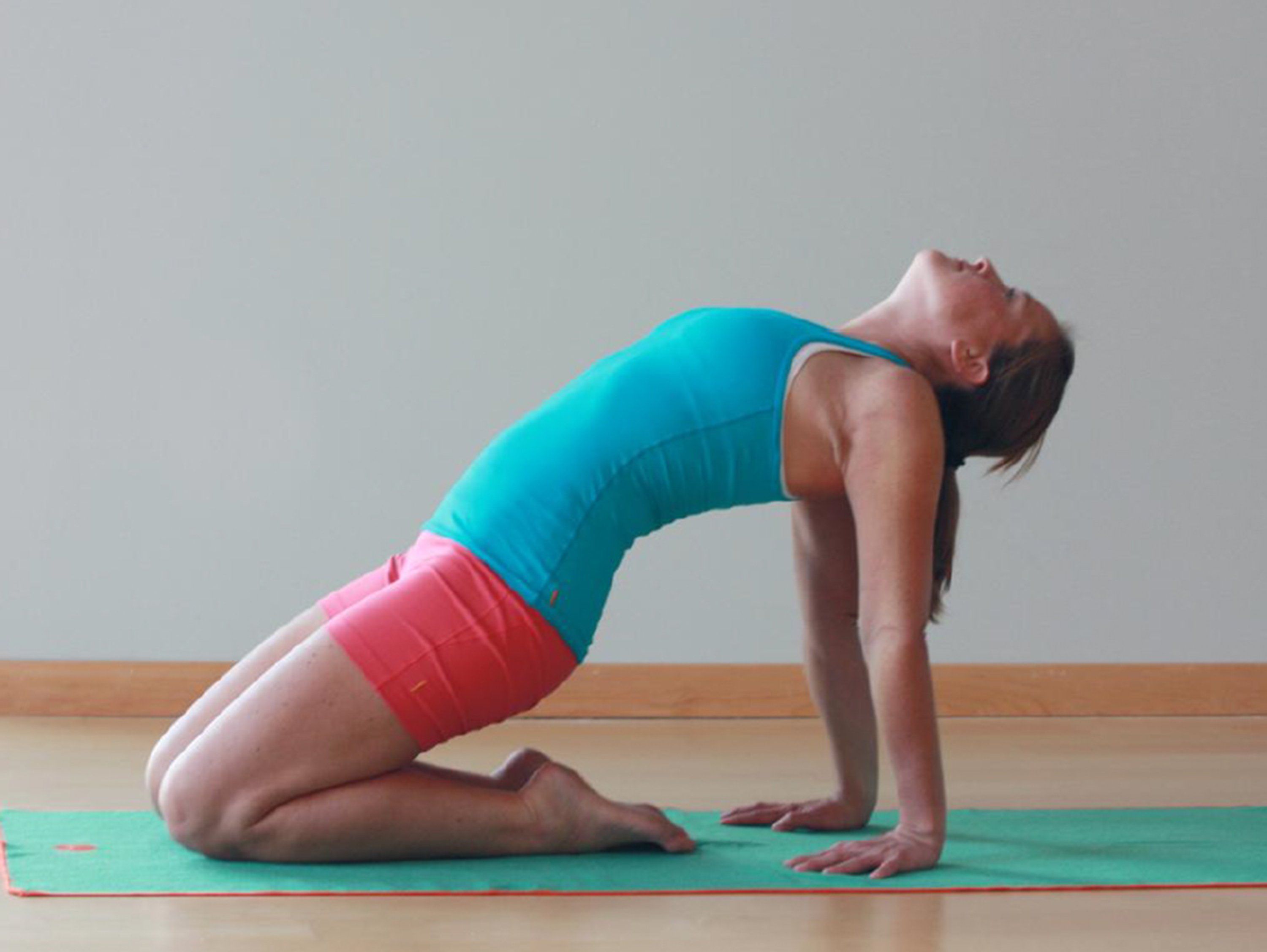 5 ways to avoid back pain during yoga class