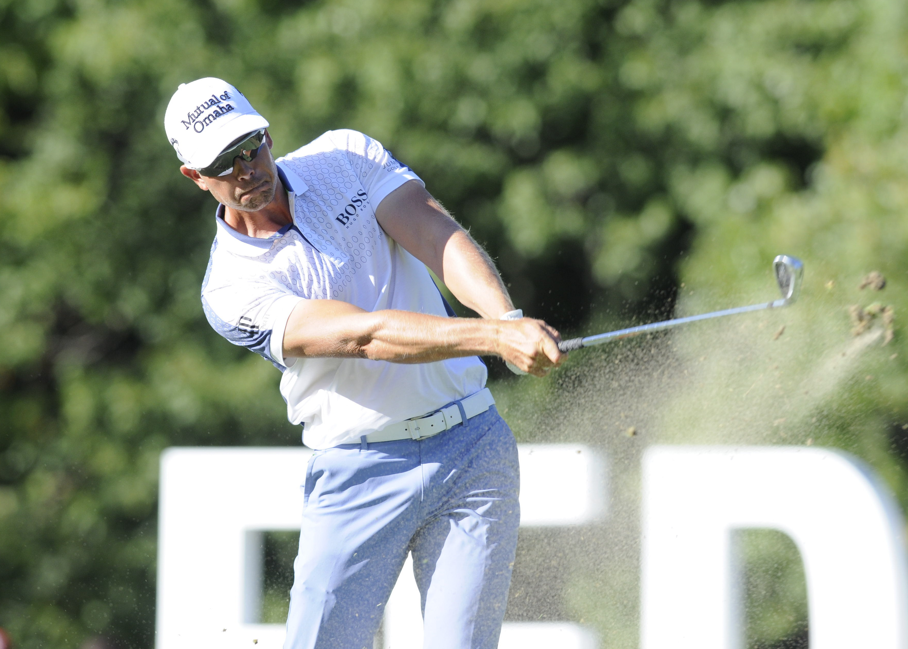 Henrik Stenson hits his tee shot on the 16th hole. Photo: USA Today Sports