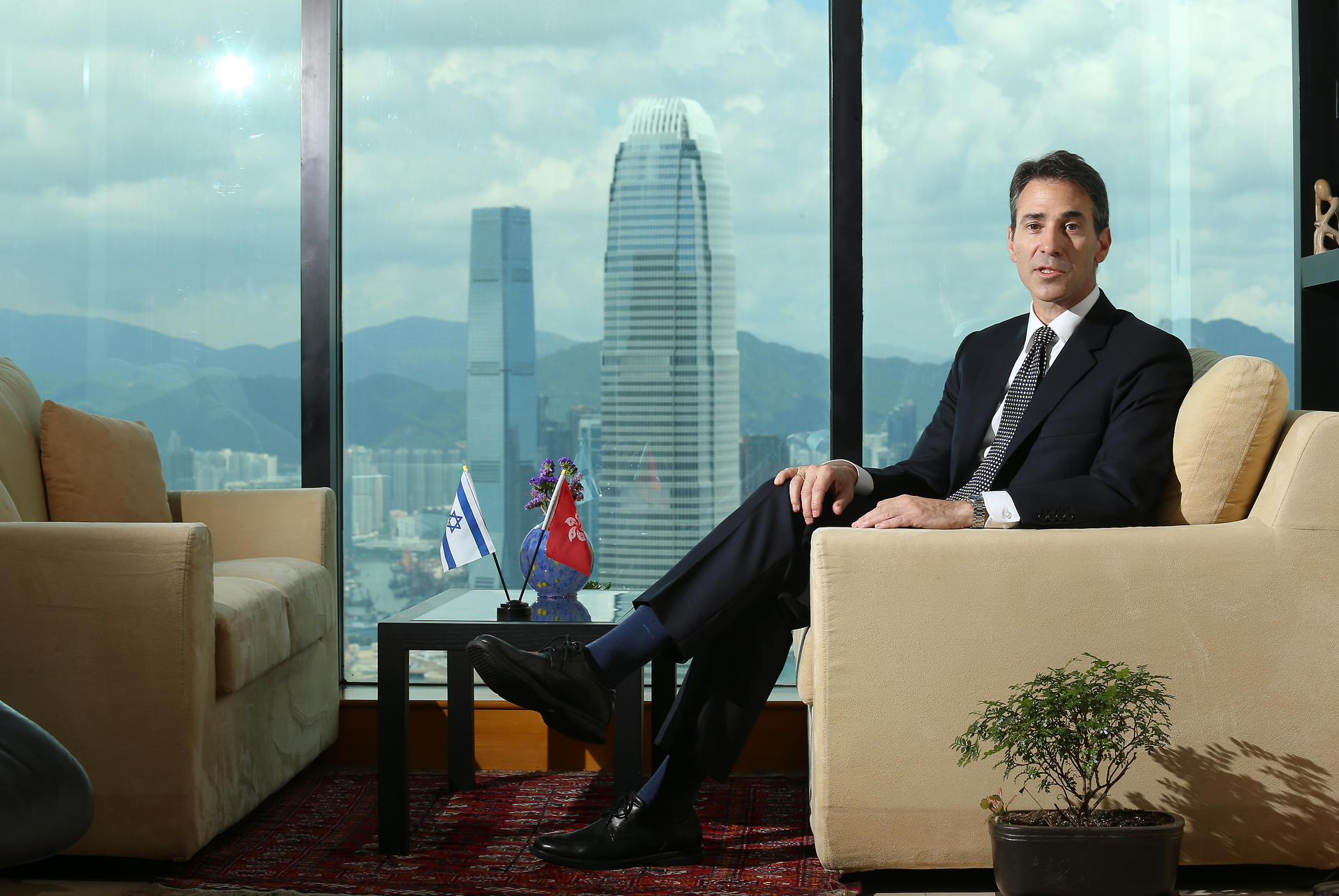 Sagi Karni, in his Peak office, enjoys Hong Kong's can-do spirit and outdoor attractions.Photo: K. Y. Cheng