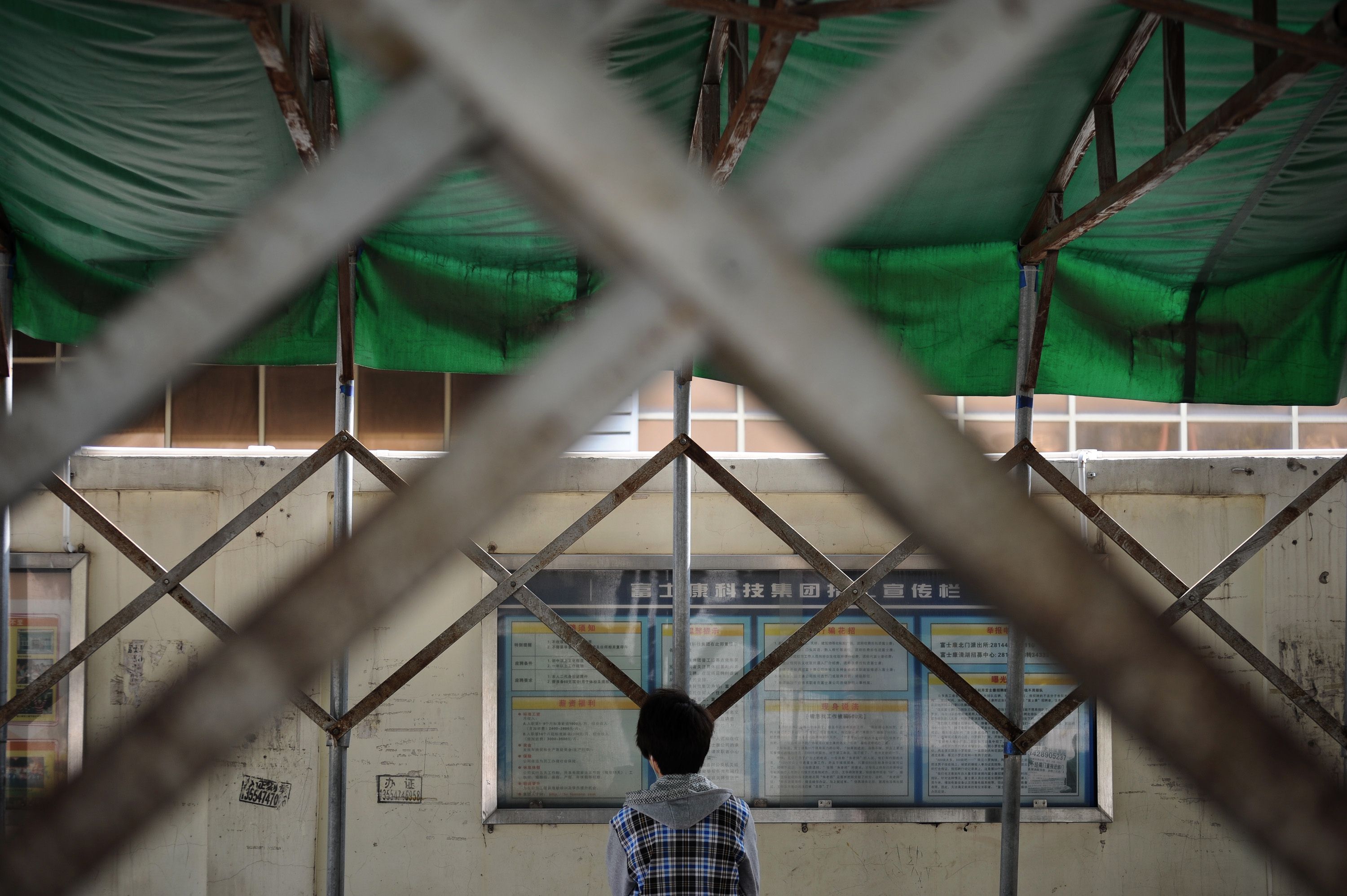 It could cost Apple some US$5 billion to truly remedy the rights abuses of its suppliers, by improving working conditions and complying with labour laws. Photo: AFP