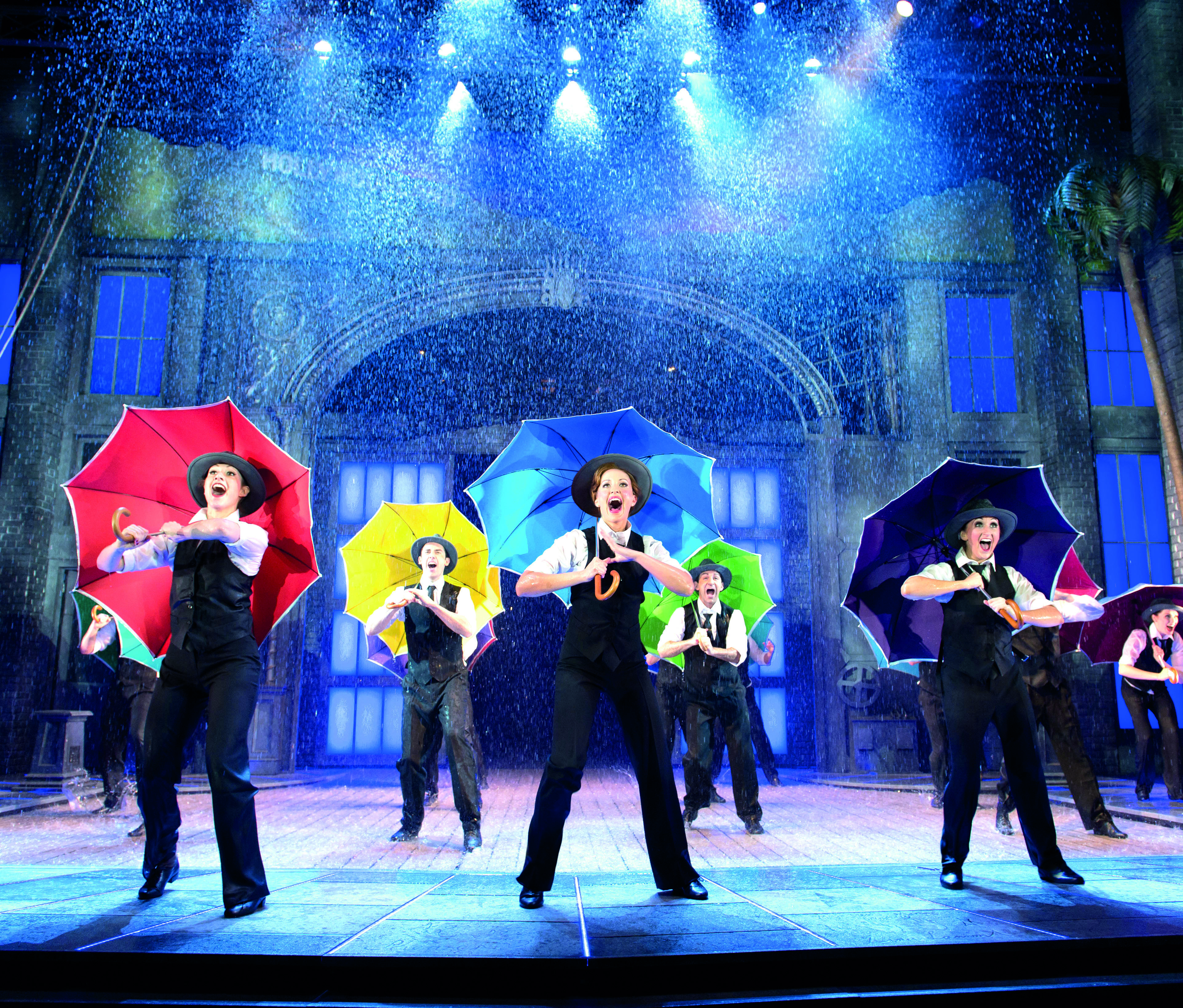 The staging of "Singin' in the Rain" is a marvel of effortless scene changes.