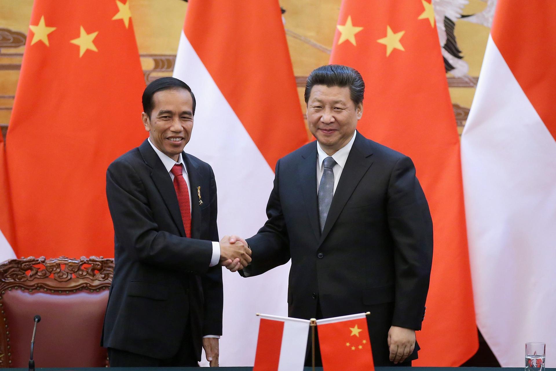 Indonesian President Joko Widodo (left) and President Xi Jinping earlier this year. Photo: EPA