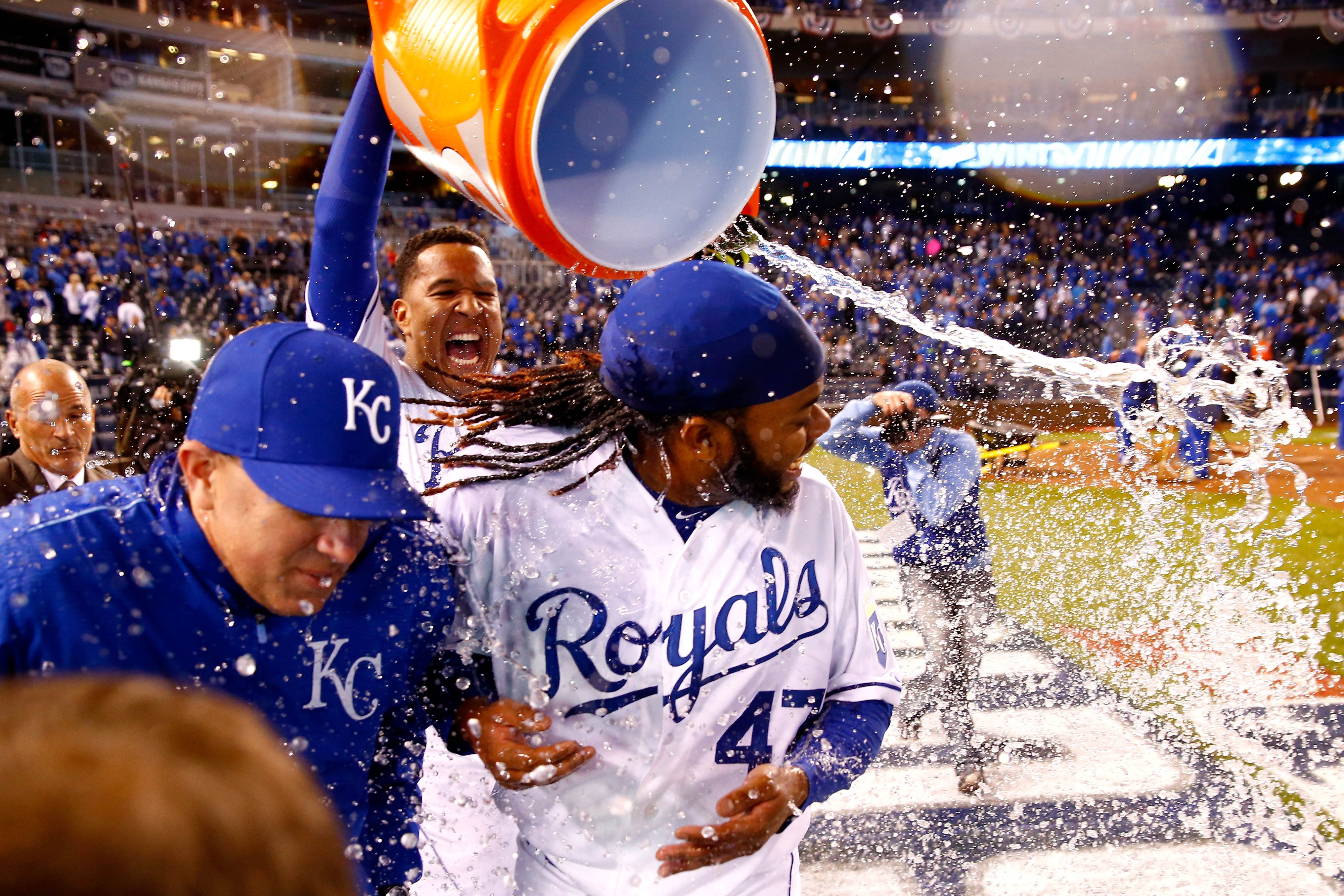 Superb complete game from Johnny Cueto helps Kansas City take command of  World Series