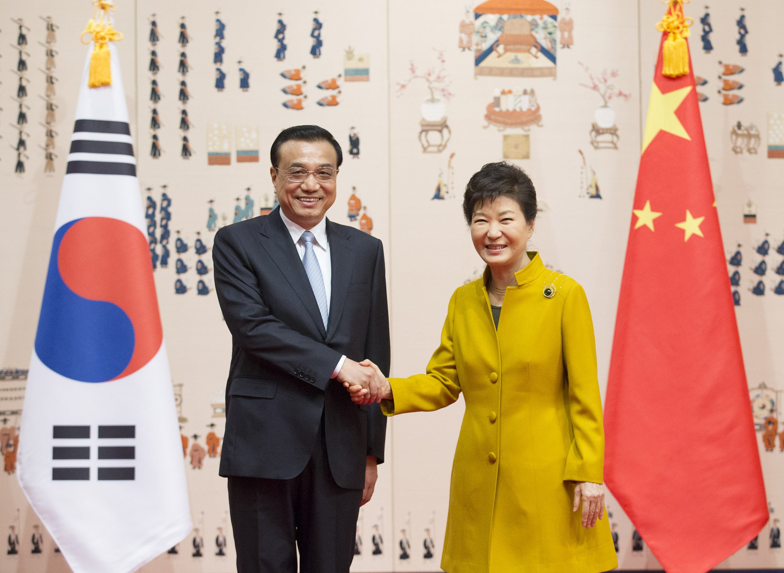 Chinese Premier Li Keqiang holds talks with South Korean President Park Geun-hye in Seoul. Photo: Xinhua
