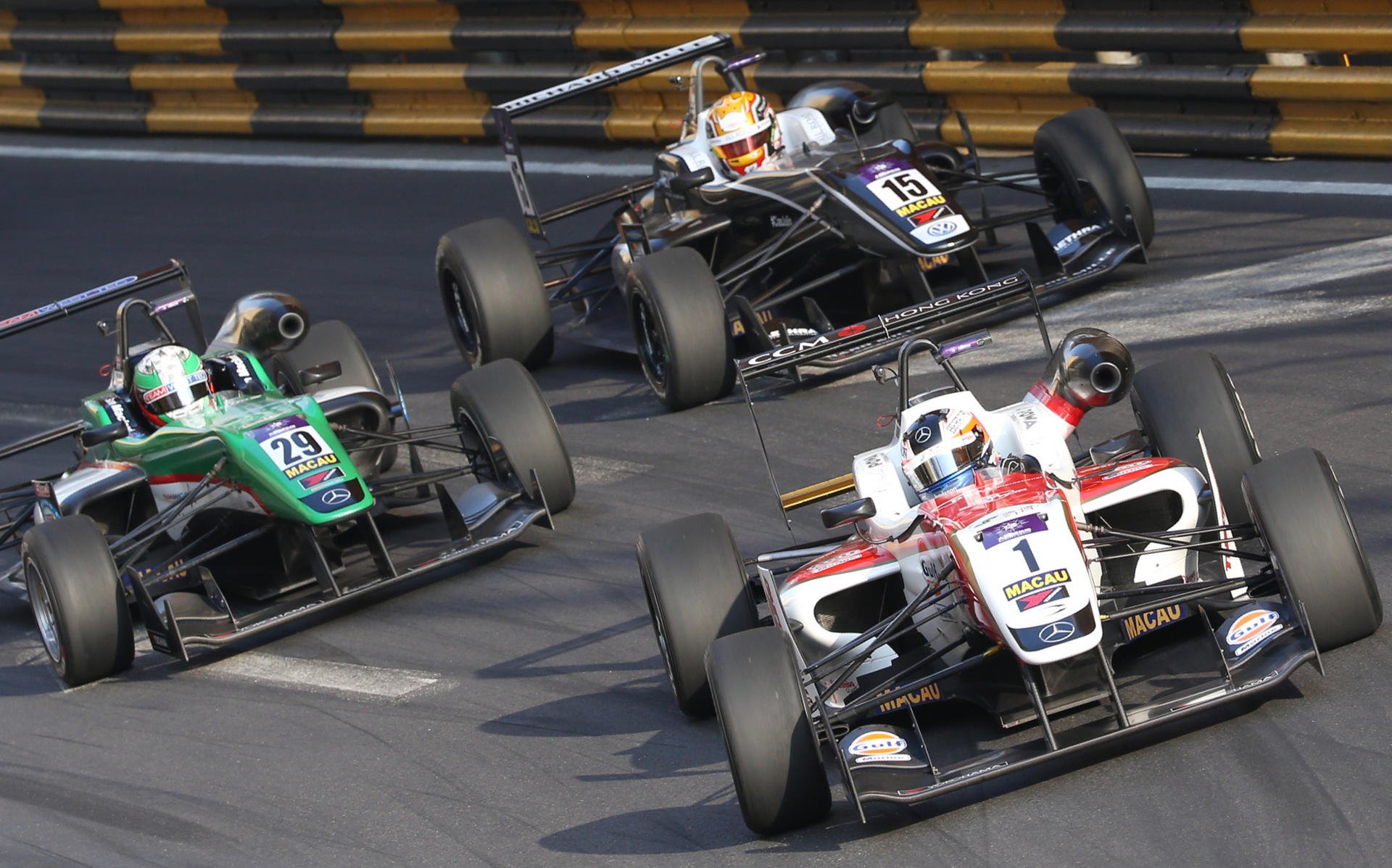 Sweden's Felix Rosenqvist leads the pack before storming to victory in the 62nd Macau Grand Prix yesterday. Photos: Nora Tam