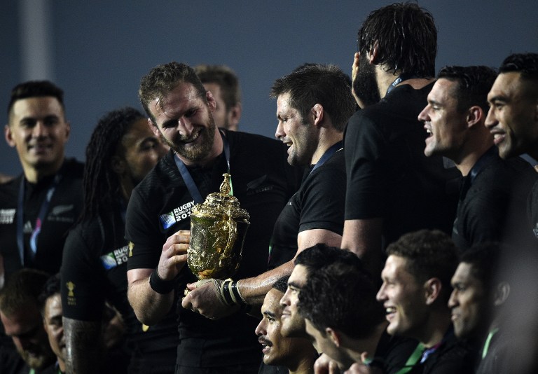 New Zealand number eight Kieran Read (centre left) was on Friday named as the next All Blacks captain, replacing Richie McCaw (centre right) who retired in 2015 after leading the team to a second successive Rugby World Cup victory. Photo: AFP