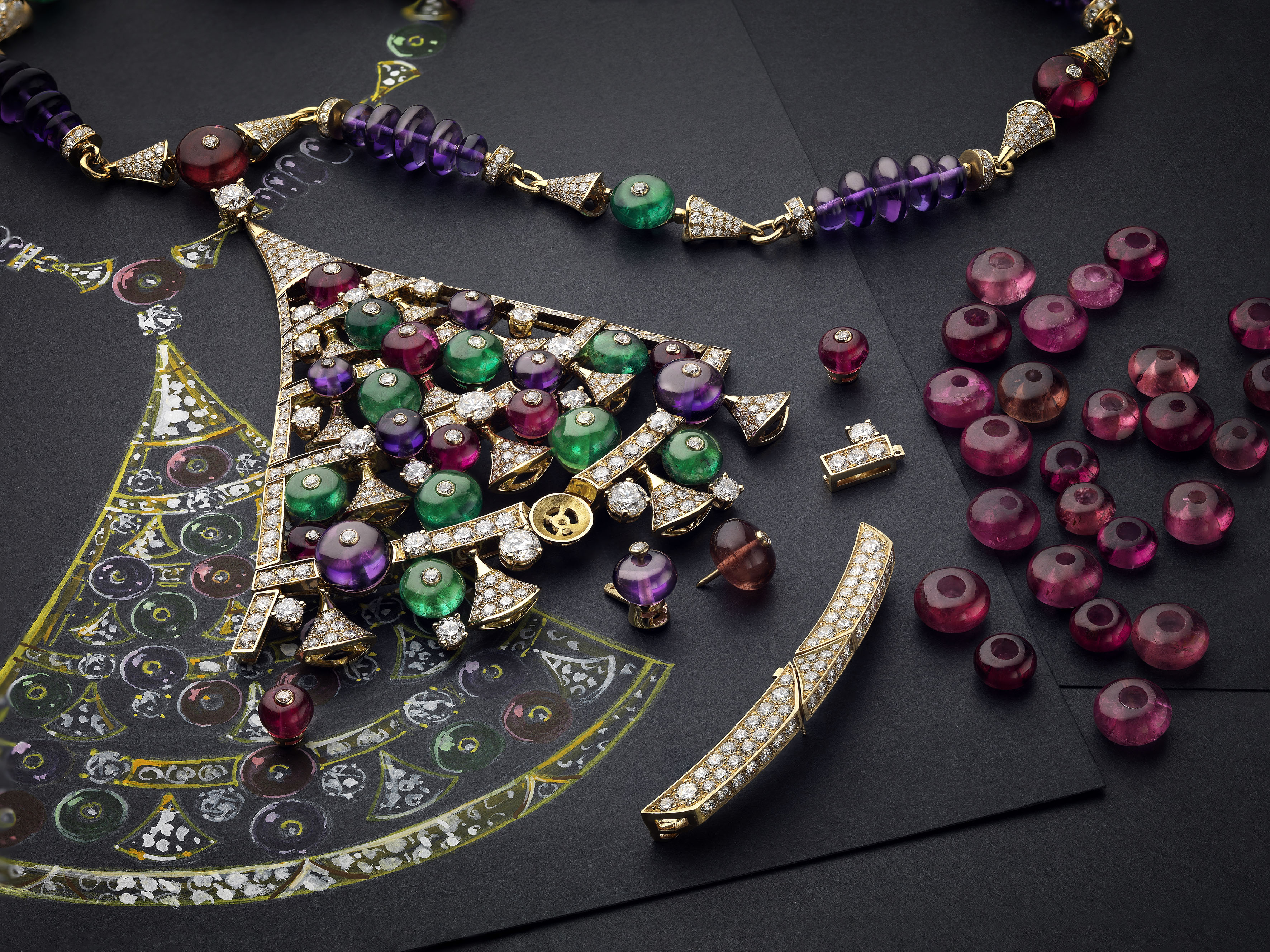 Italian jeweller Bulgari recently presented a high jewellery exhibition – The Master of Colours – in Hong Kong. 