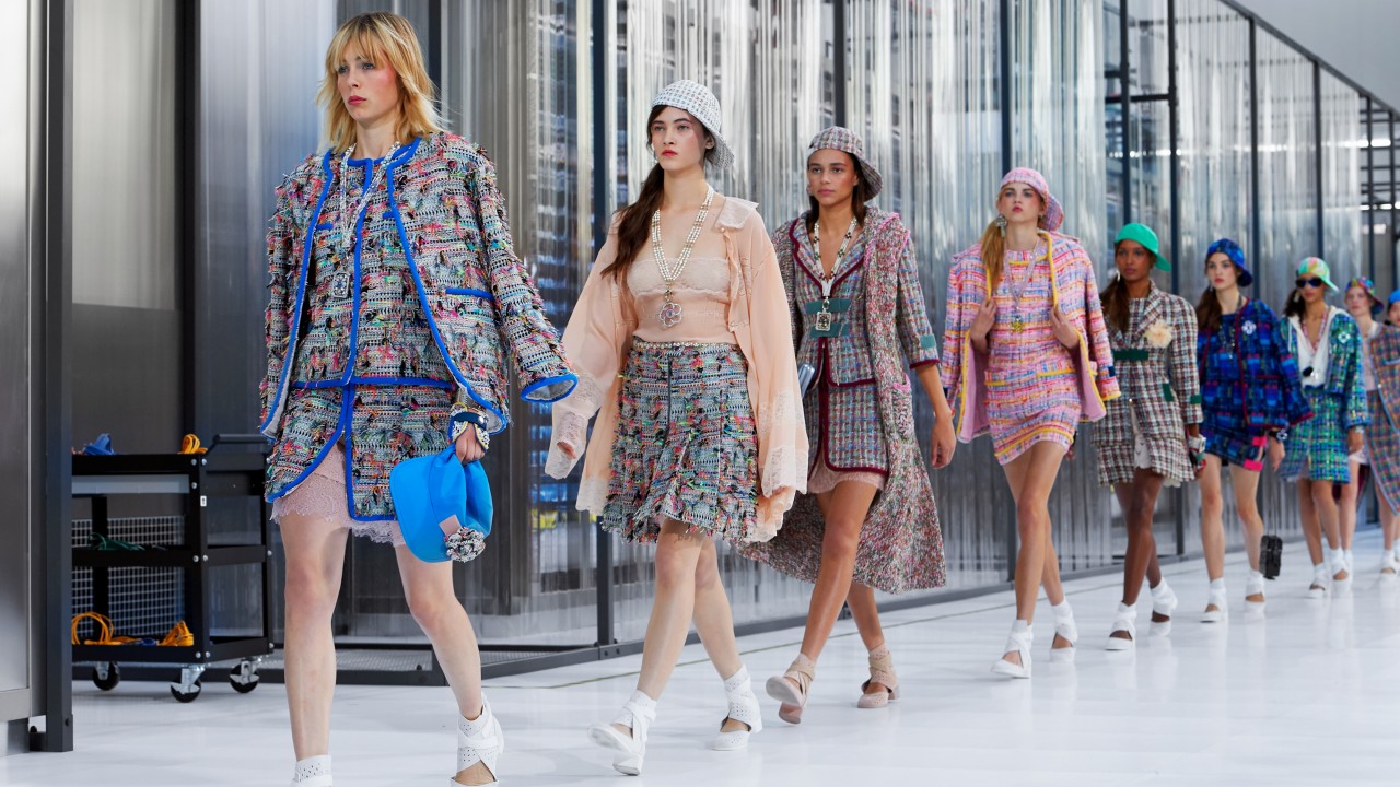 CHANEL SRING SUMMER 2020 T SHIRT  Celine fashion, Chanel fashion