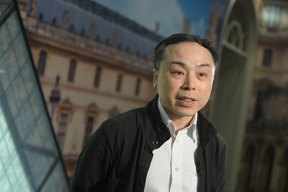 The Curator of the Hong Kong Heritage Museum, Mr Cheng Woon-tong, talks about some of his favourite exhibits.