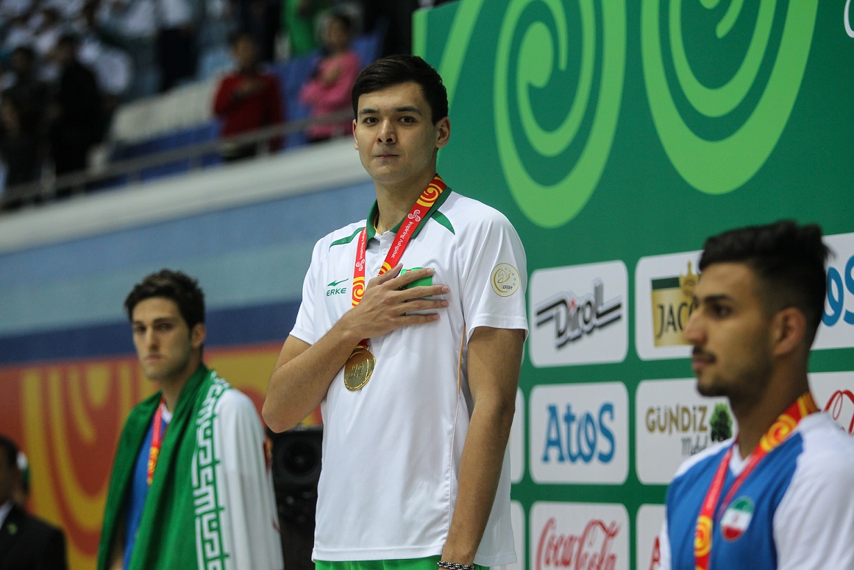 Elite swimmer Merdan Atayev won the country’s first gold medal in the 100-metre Backstroke at the Central Asian Short Course Swimming Tournament held at the Ashgabat Olympic Complex Aquatics Centre.