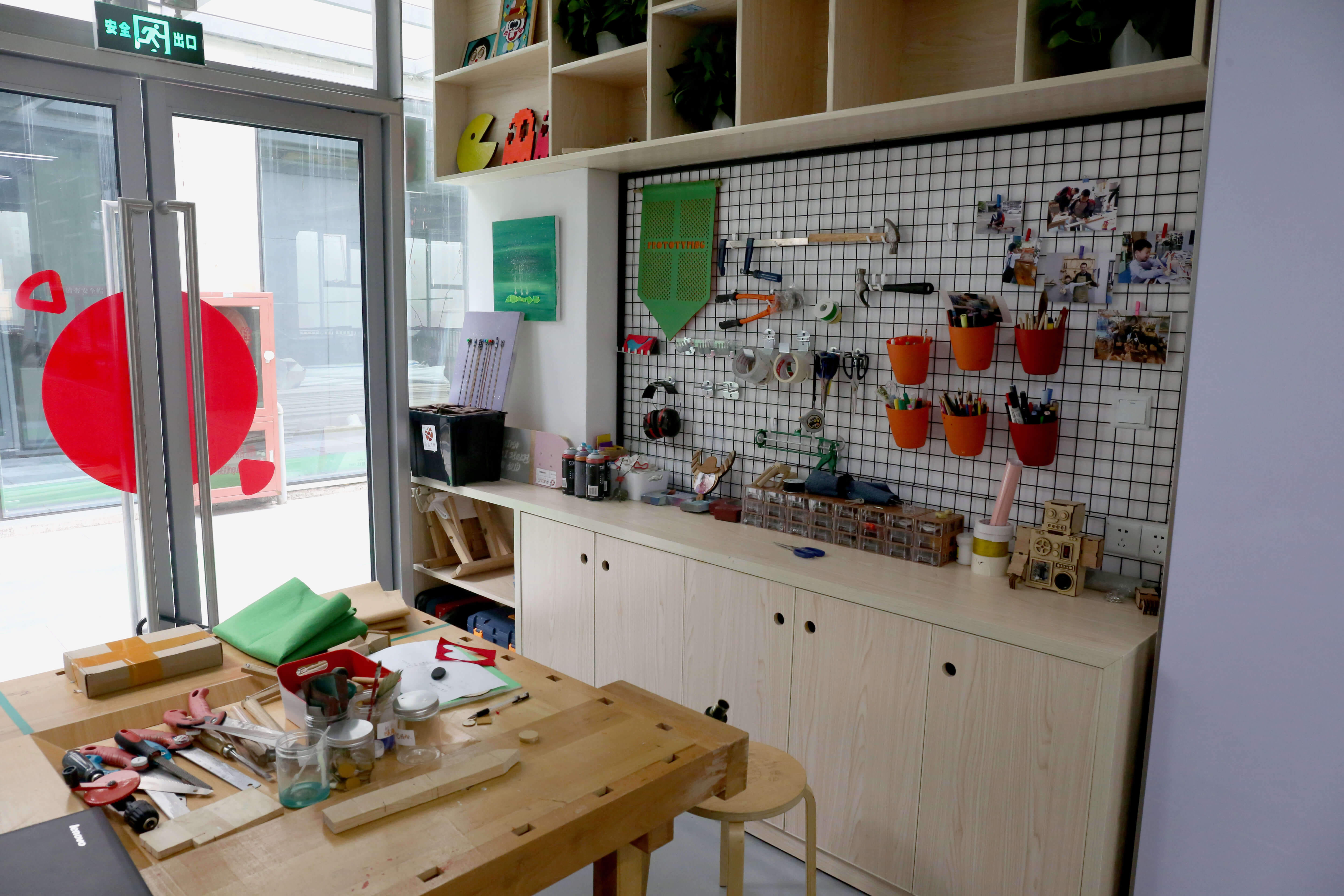 Litchee Lab is one of hundreds of “makerspaces” in Shenzhen