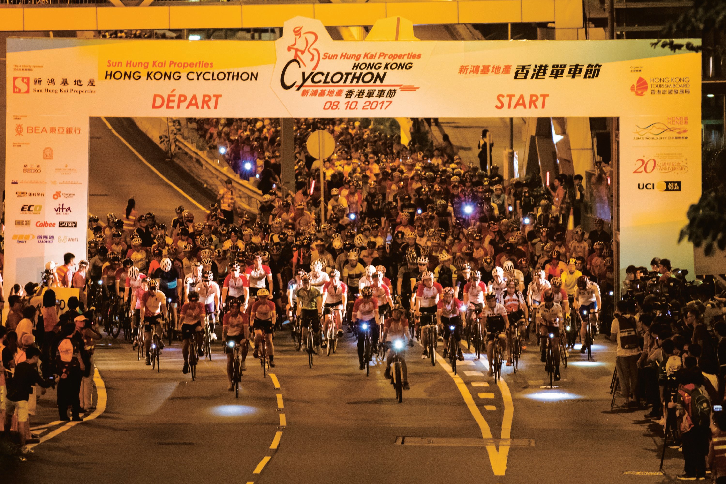 Thousands of International and local cyclists take off for the 50km Ride at the Sun Hung Kai Properties Hong Kong Cyclothon 2017. (Photo: Getty Images)