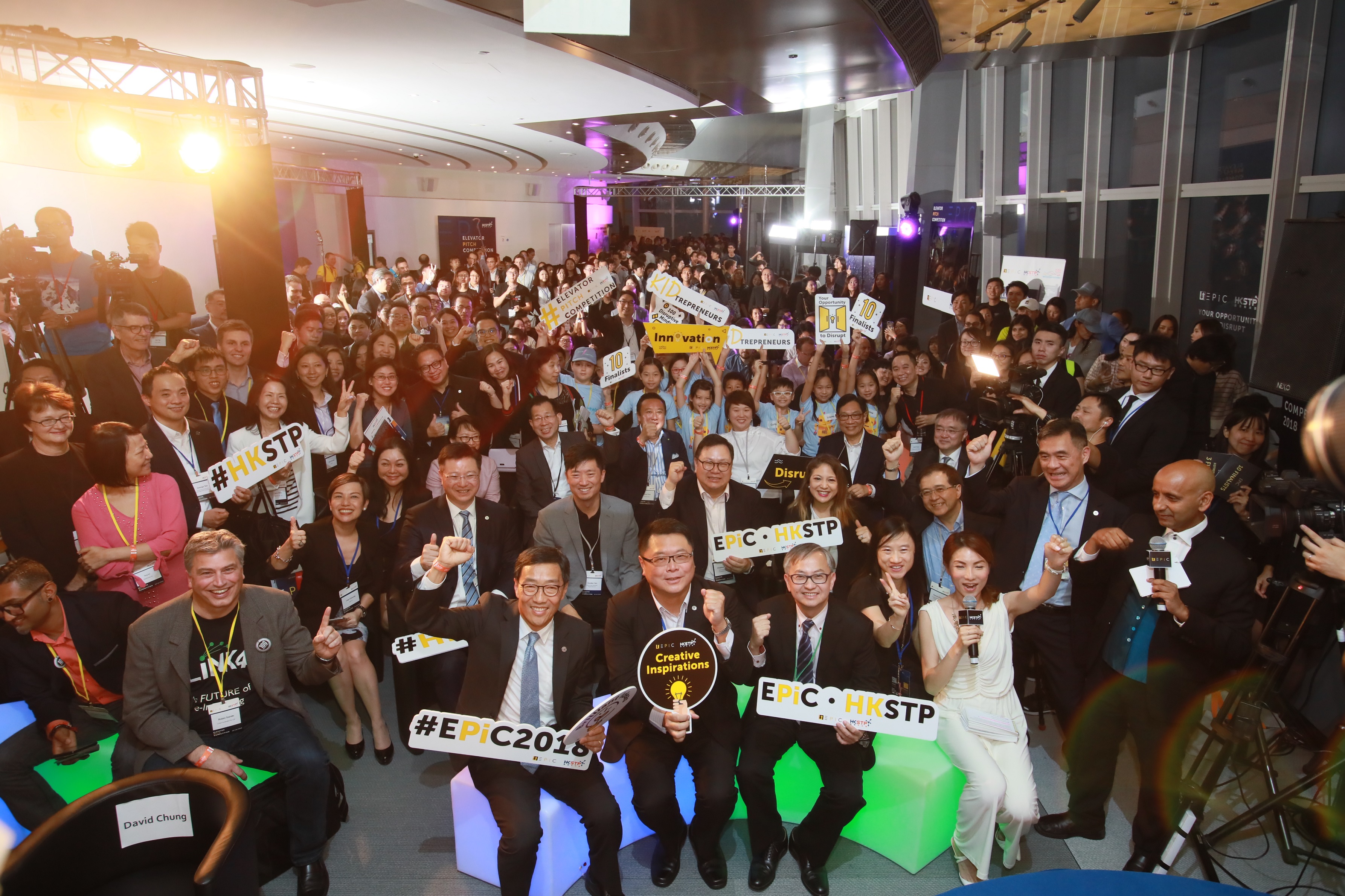 Over 1,000 people attended this year’s EPiC to witness the international start-up pitching competition in action. (Front row, front right to left) Dr David Chung, Under Secretary for Innovation and Technology, The Government of HKSAR; Dr Sunny Chai, Chairperson, HKSTP; and Albert Wong, Chief Executive Officer, HKSTP