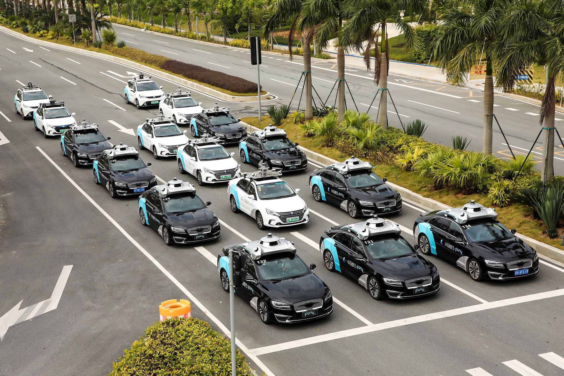 Nansha-based Pony.ai, is going to expand its trial to the general public, who can hail a ride through a booking app, with
plans to boost its robotaxi fleet to 80-100 from the current 30 by 2019.