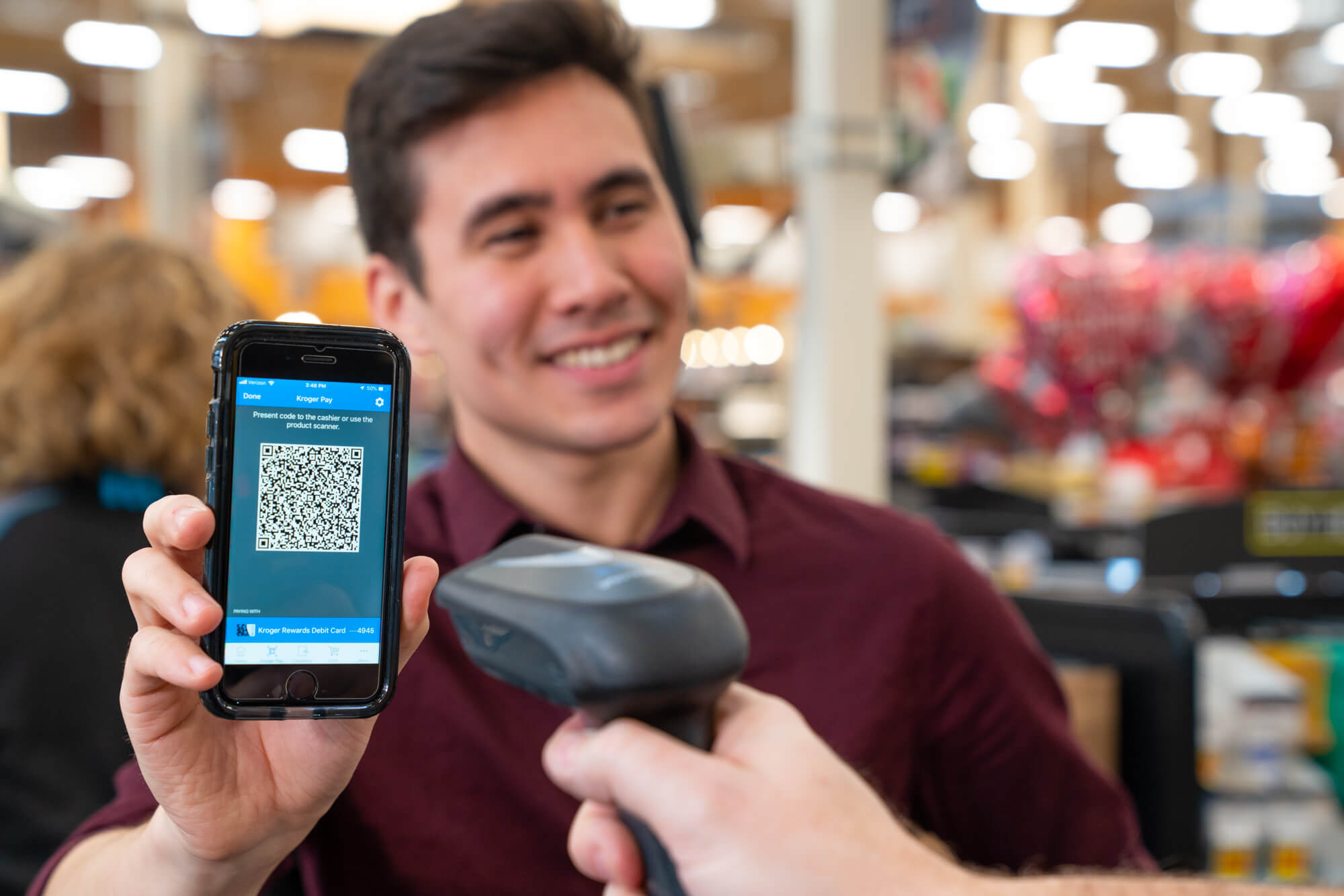 This picture is totally not staged. (Picture: Kroger)
