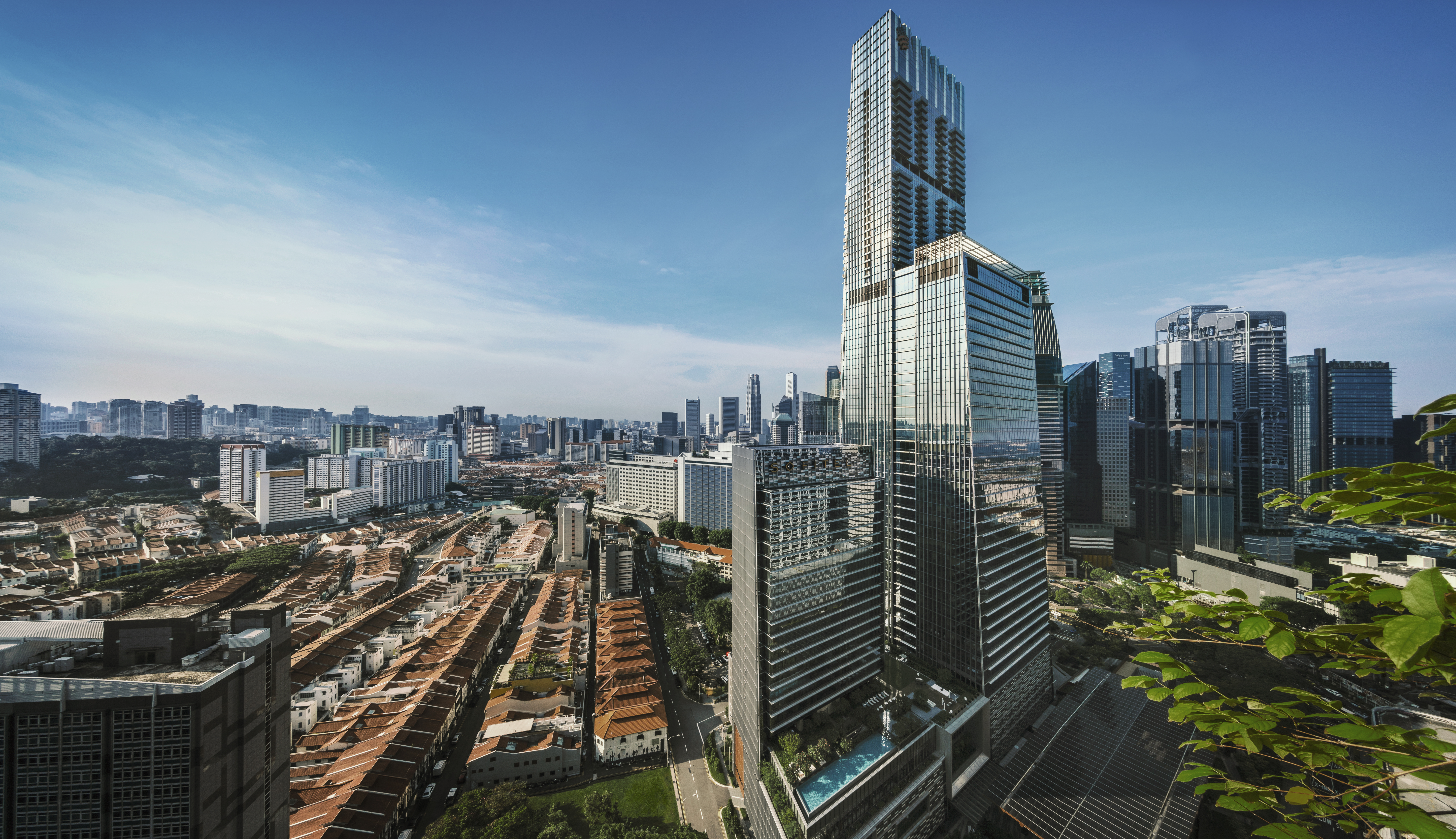 Wallich Residence sits at the pinnacle of Guoco Tower, an ambitious vertical city that will be the focal point of the Tanjong Pagar precinct. An integrated development, Guoco Tower houses Grade A offices, luxury residences, a 5-star business hotel, an extensive variety of retail and F&B options, and a lush urban park.